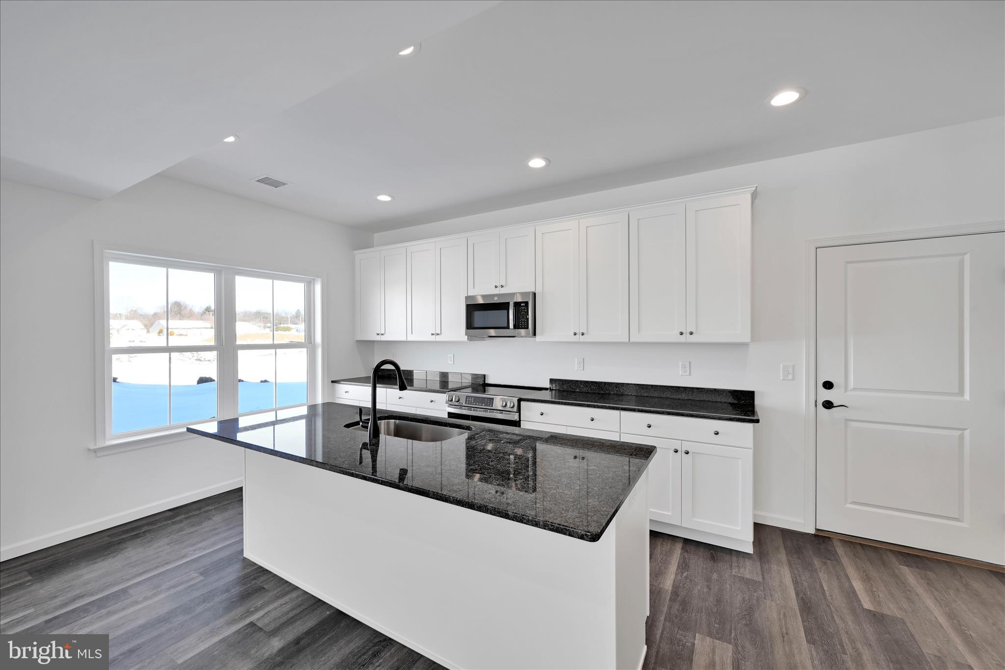 SOUTHERN VILLAGE - Residential