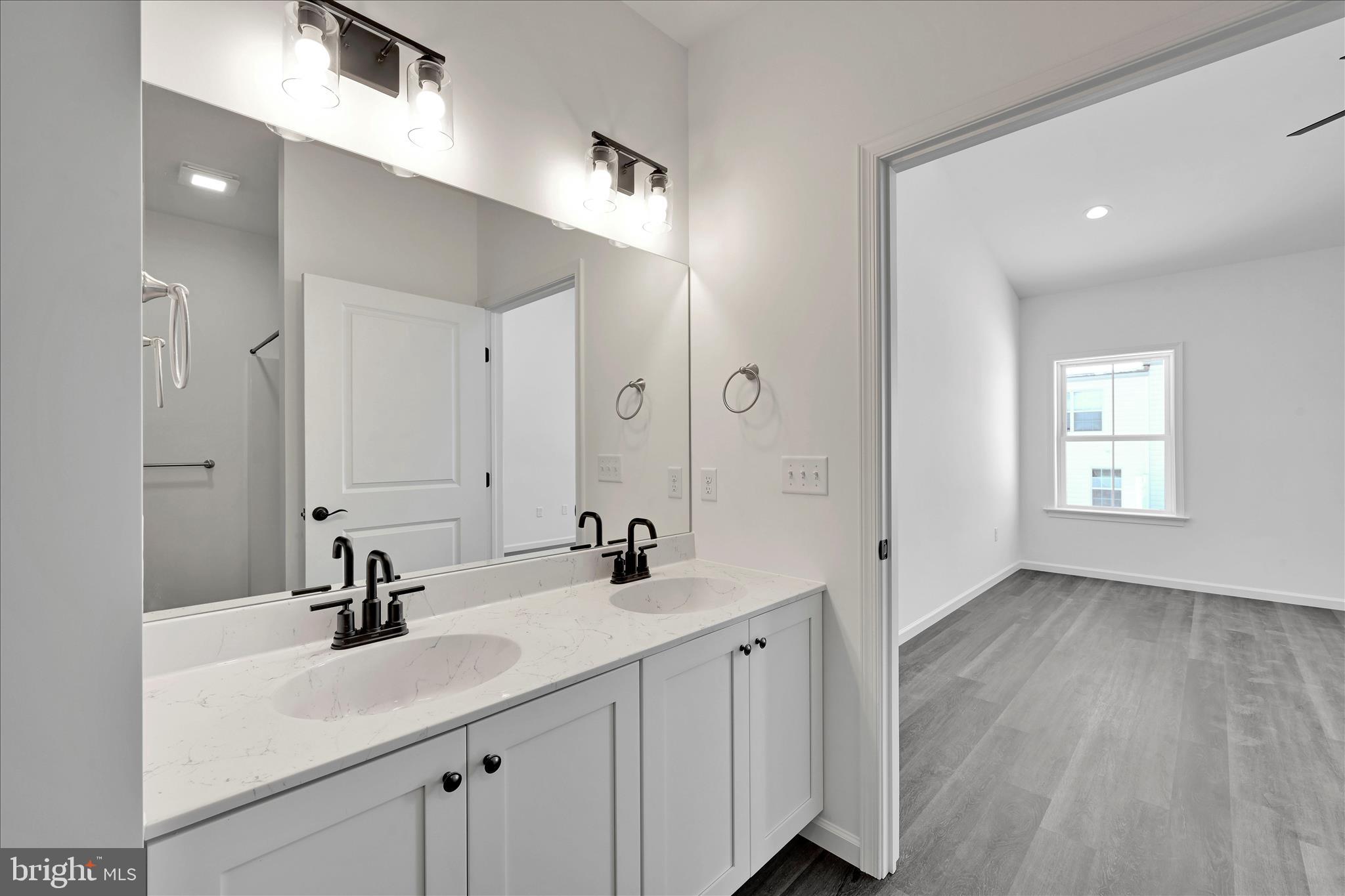 SOUTHERN VILLAGE - Residential