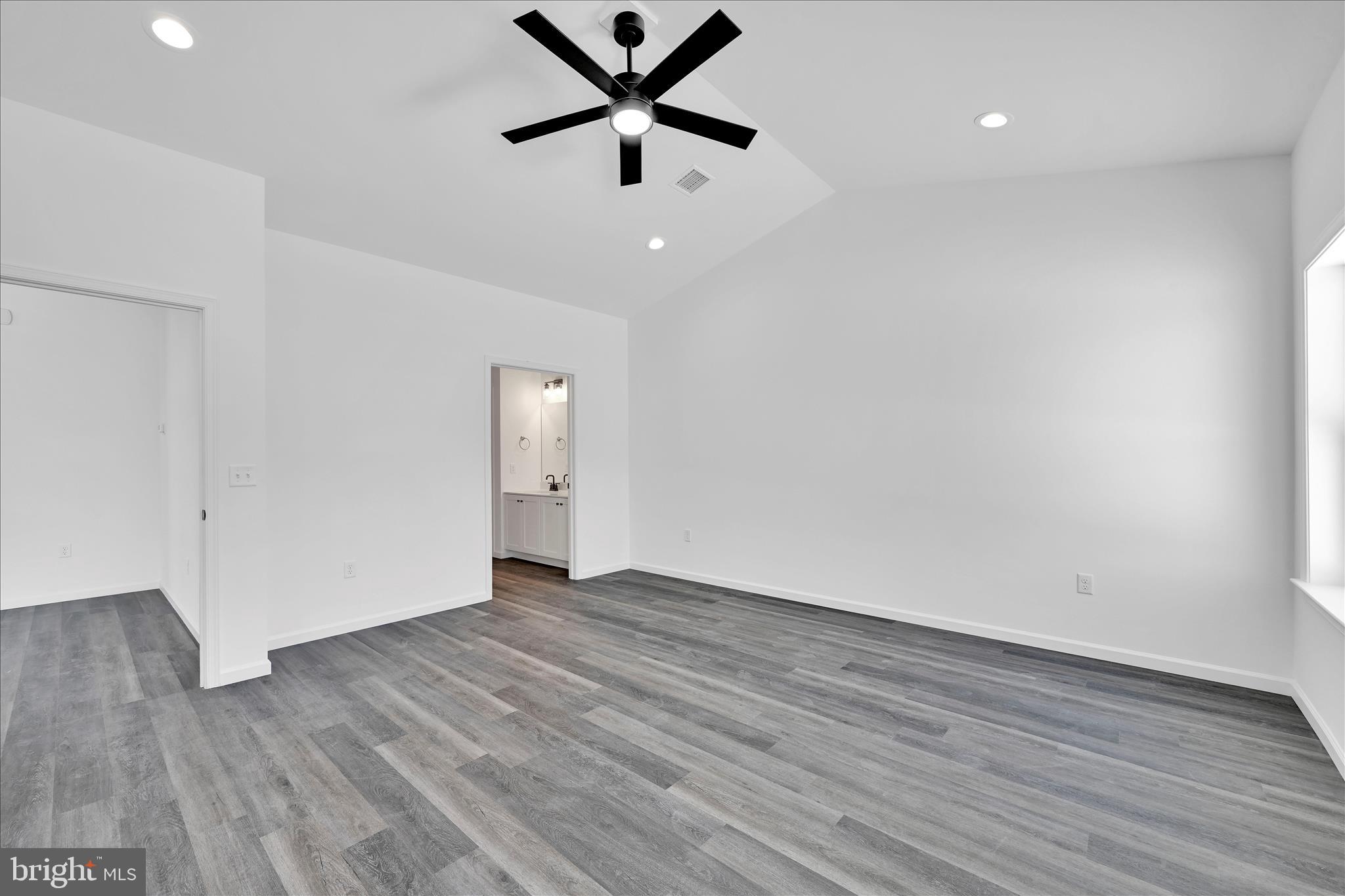 SOUTHERN VILLAGE - Residential