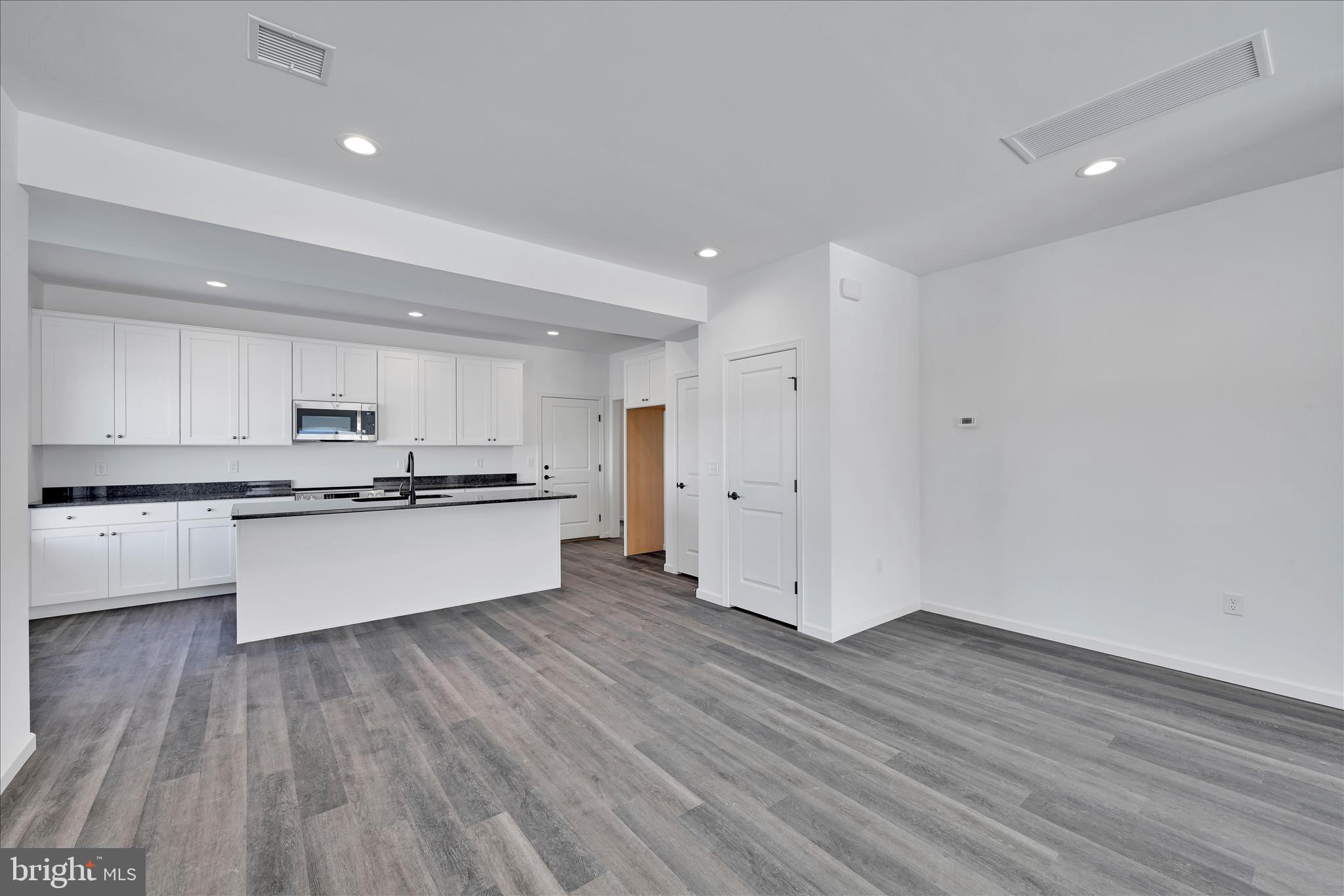 SOUTHERN VILLAGE - Residential