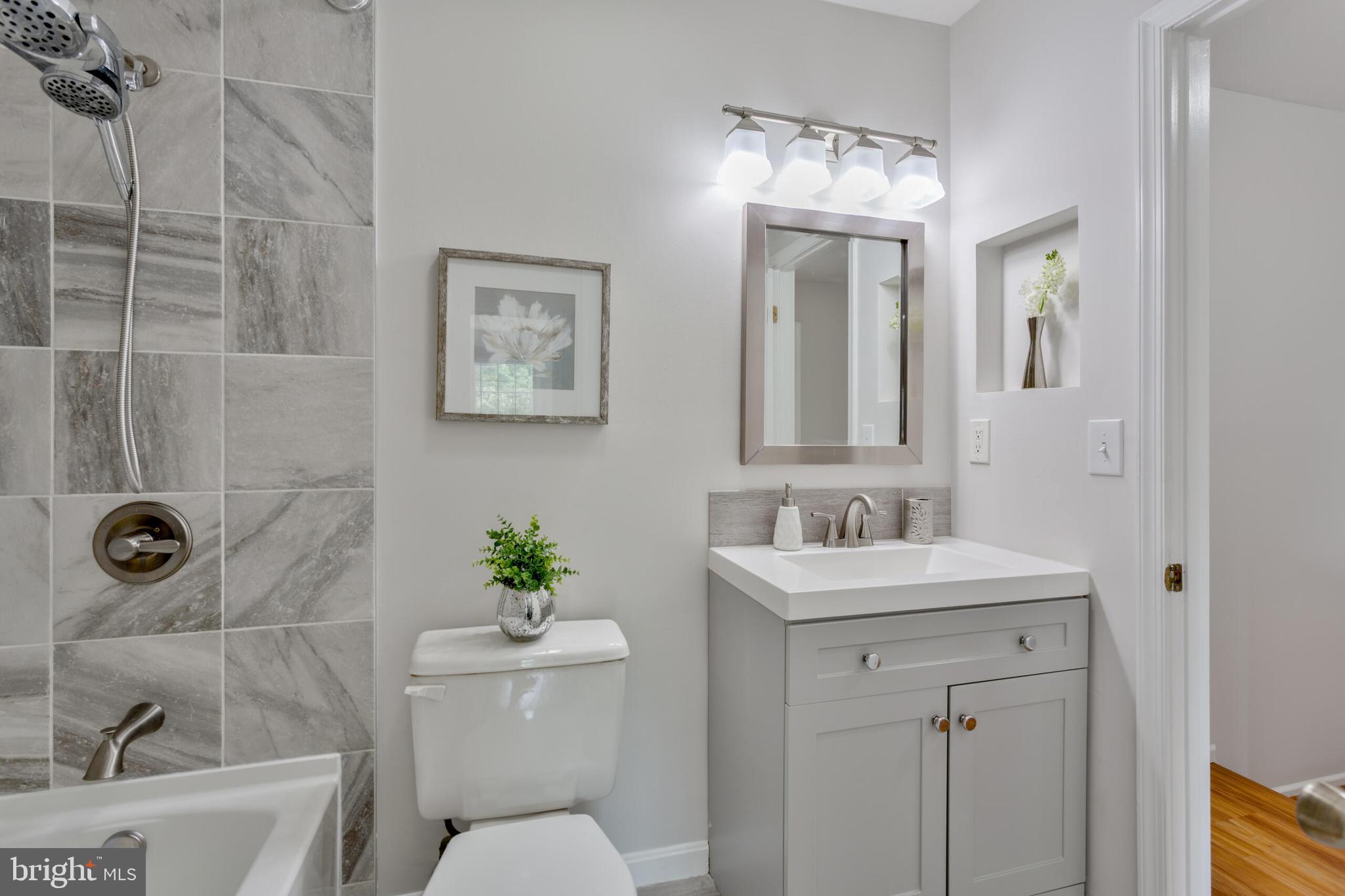 MARBLE HILL - Residential