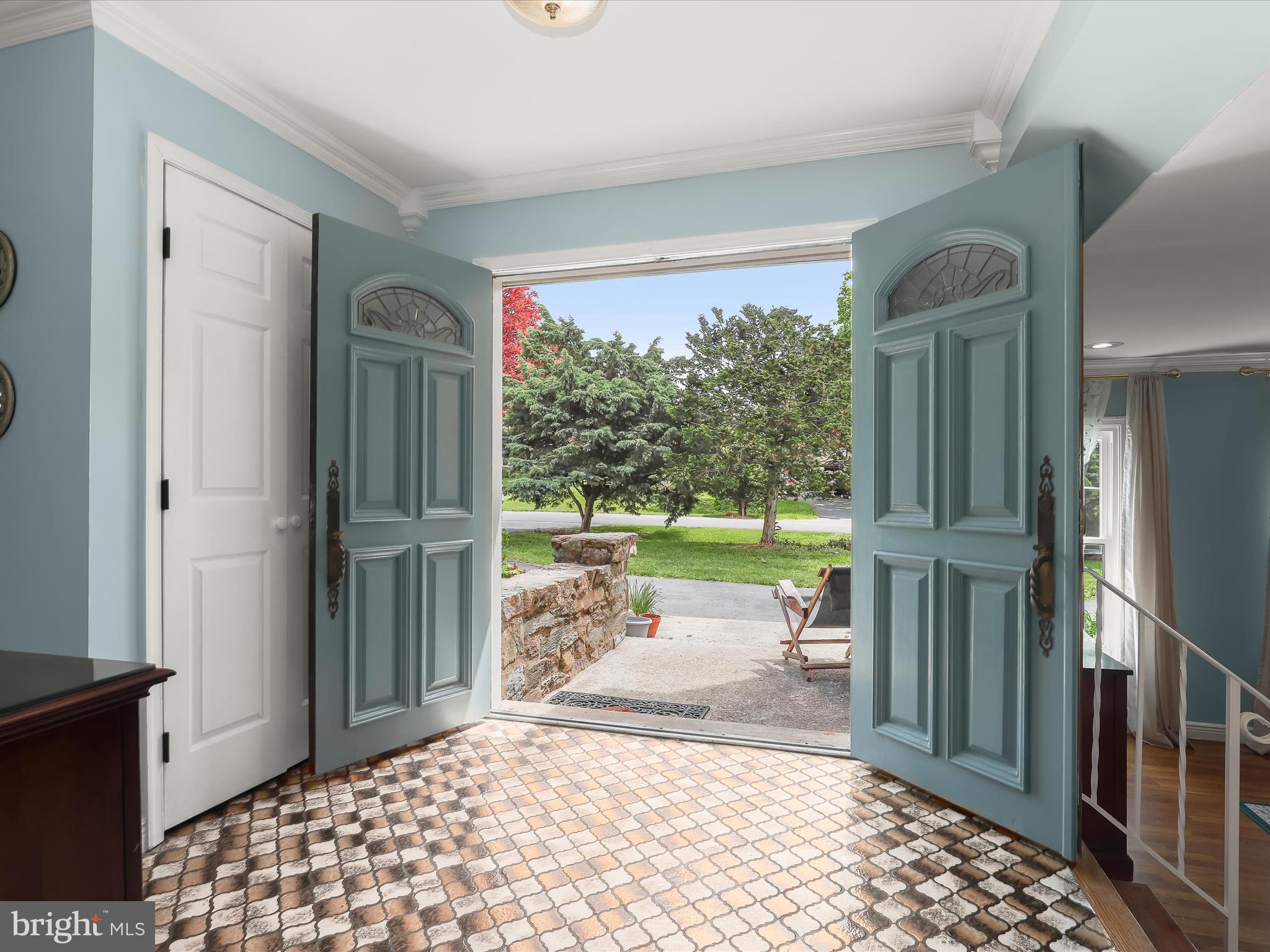 15222 CENTERGATE DRIVE