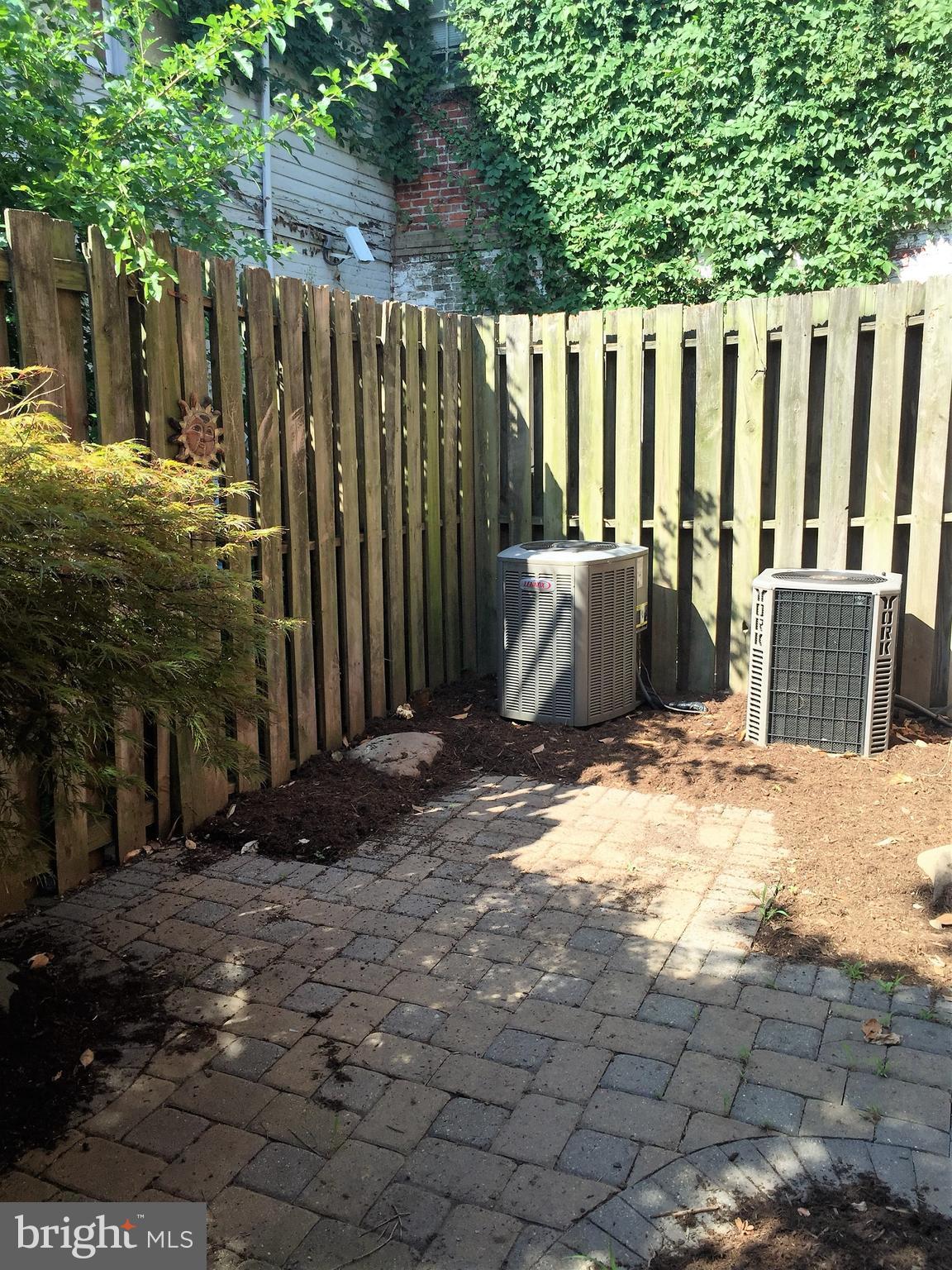 FEDERAL SQUARE - Residential Lease