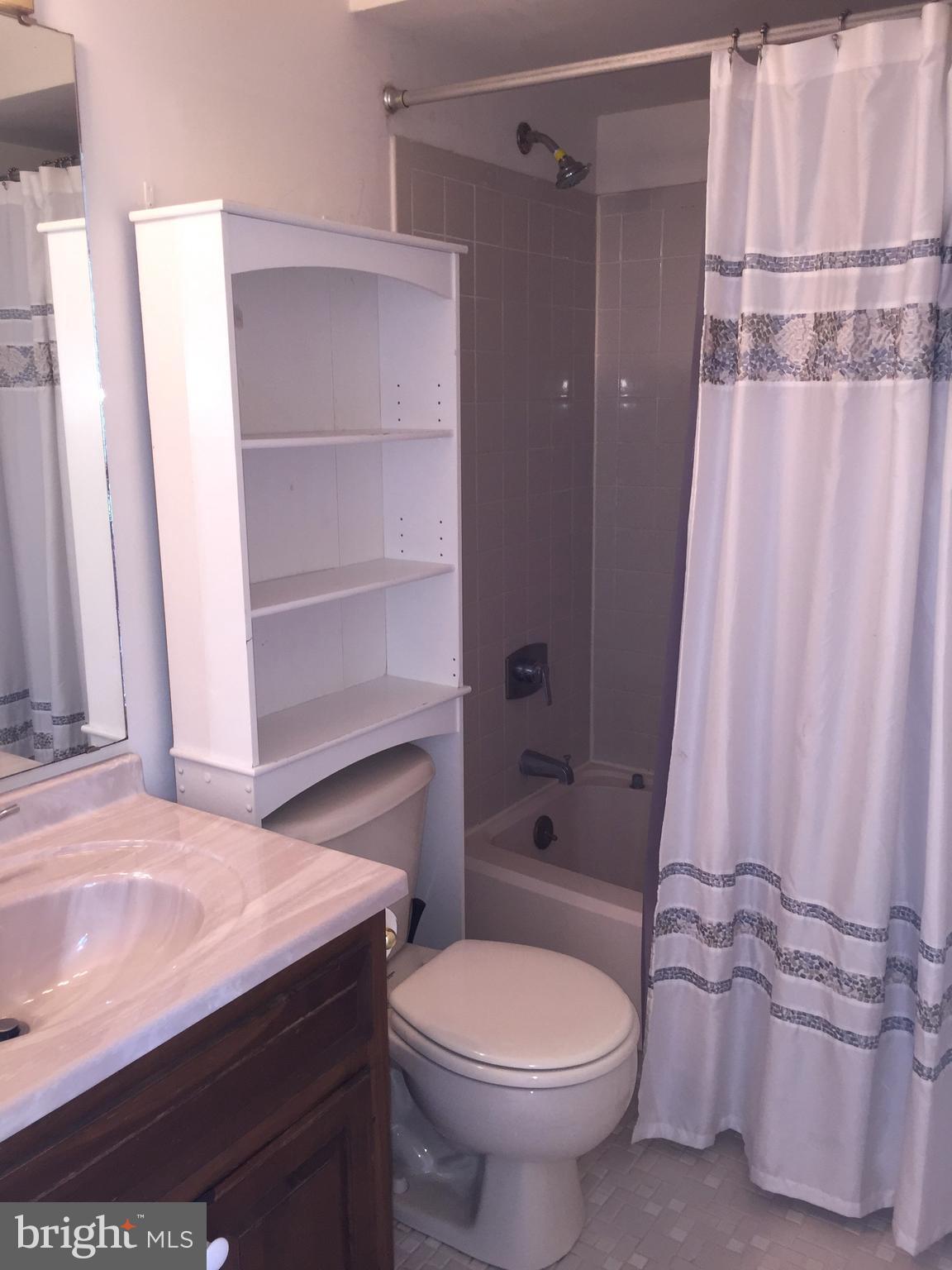 FEDERAL SQUARE - Residential Lease