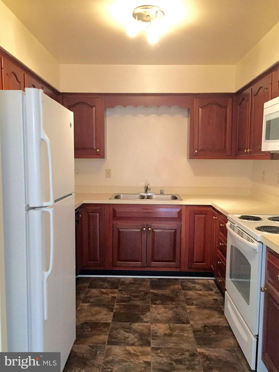 FEDERAL SQUARE - Residential Lease