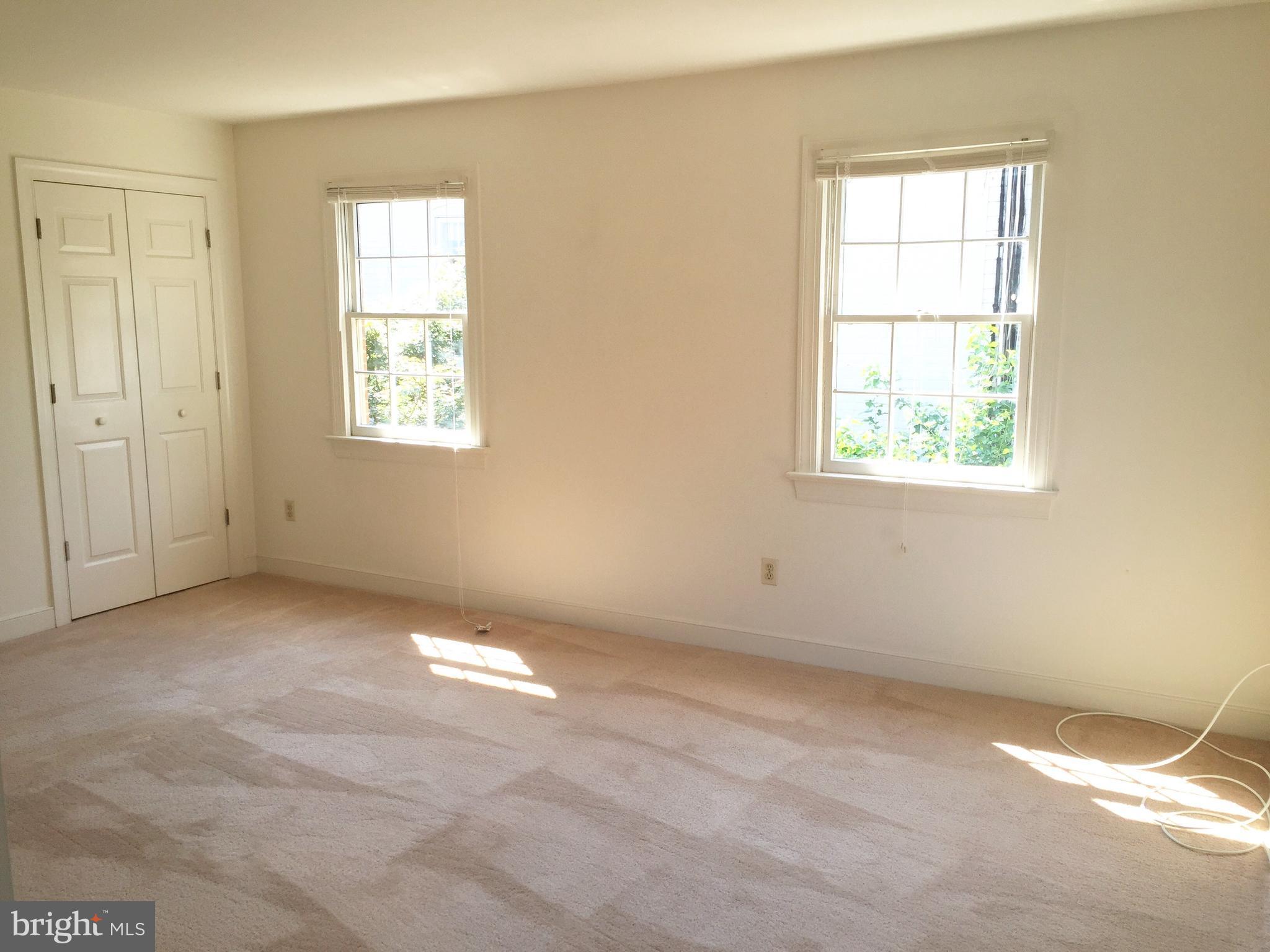 FEDERAL SQUARE - Residential Lease