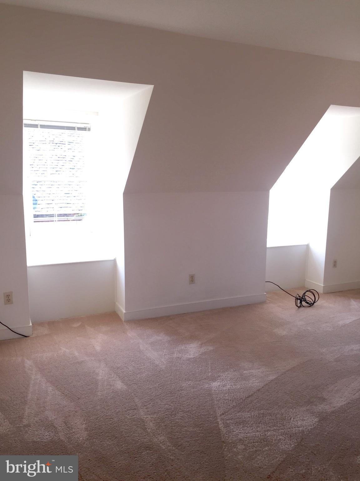 FEDERAL SQUARE - Residential Lease