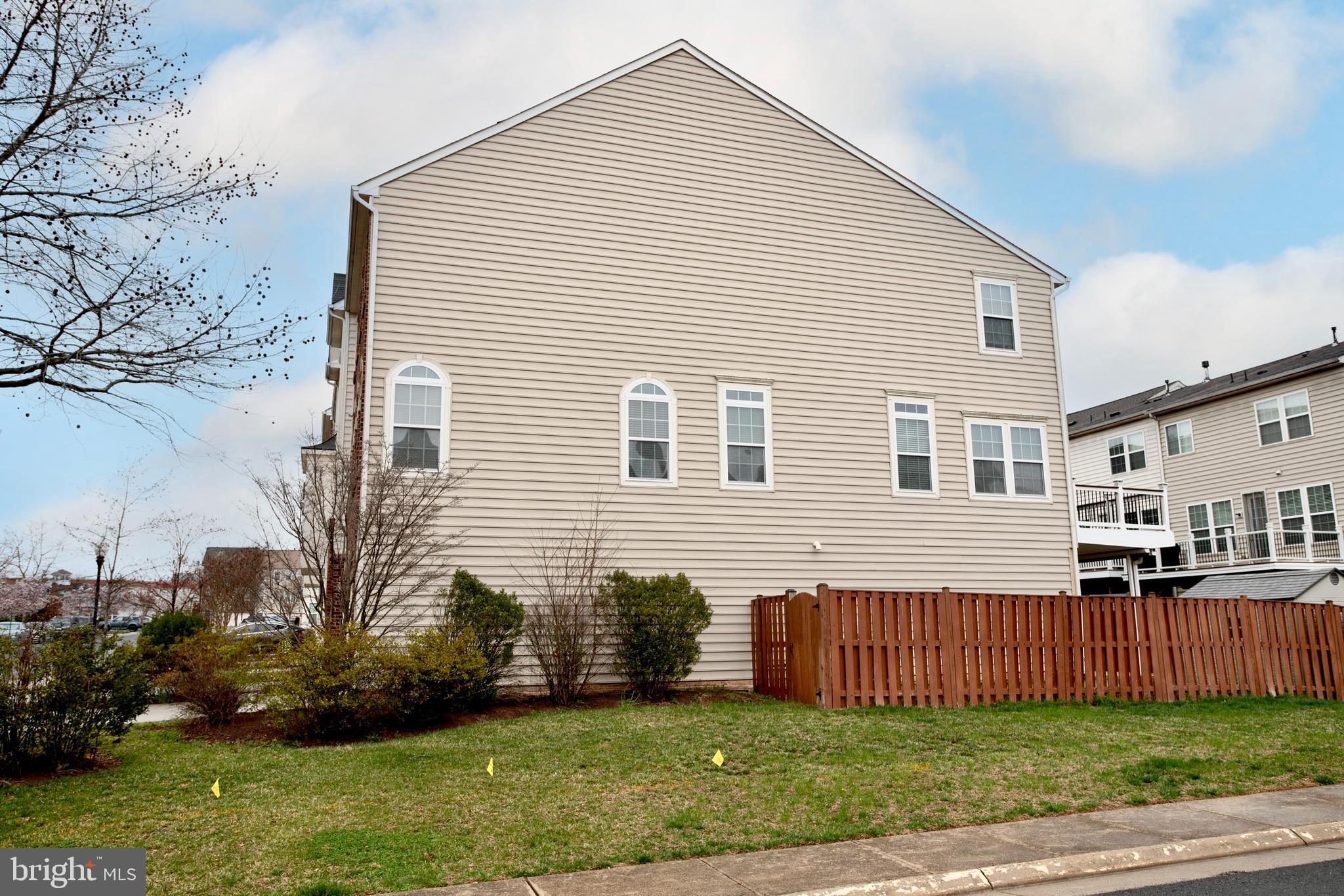 VILLAGES OF WELLINGTON - Residential