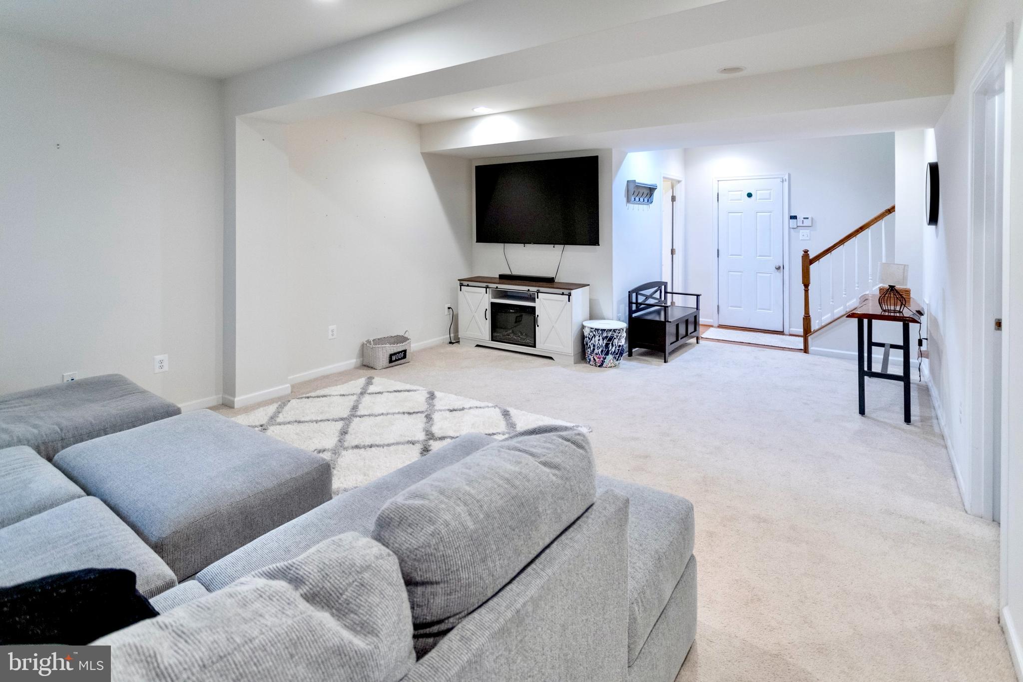 VILLAGES OF WELLINGTON - Residential