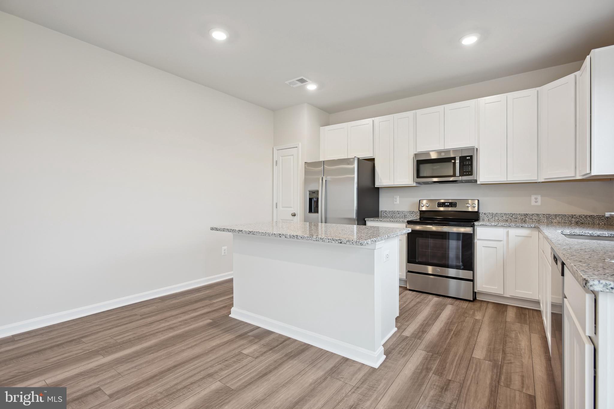 SENSENY VILLAGE - Residential