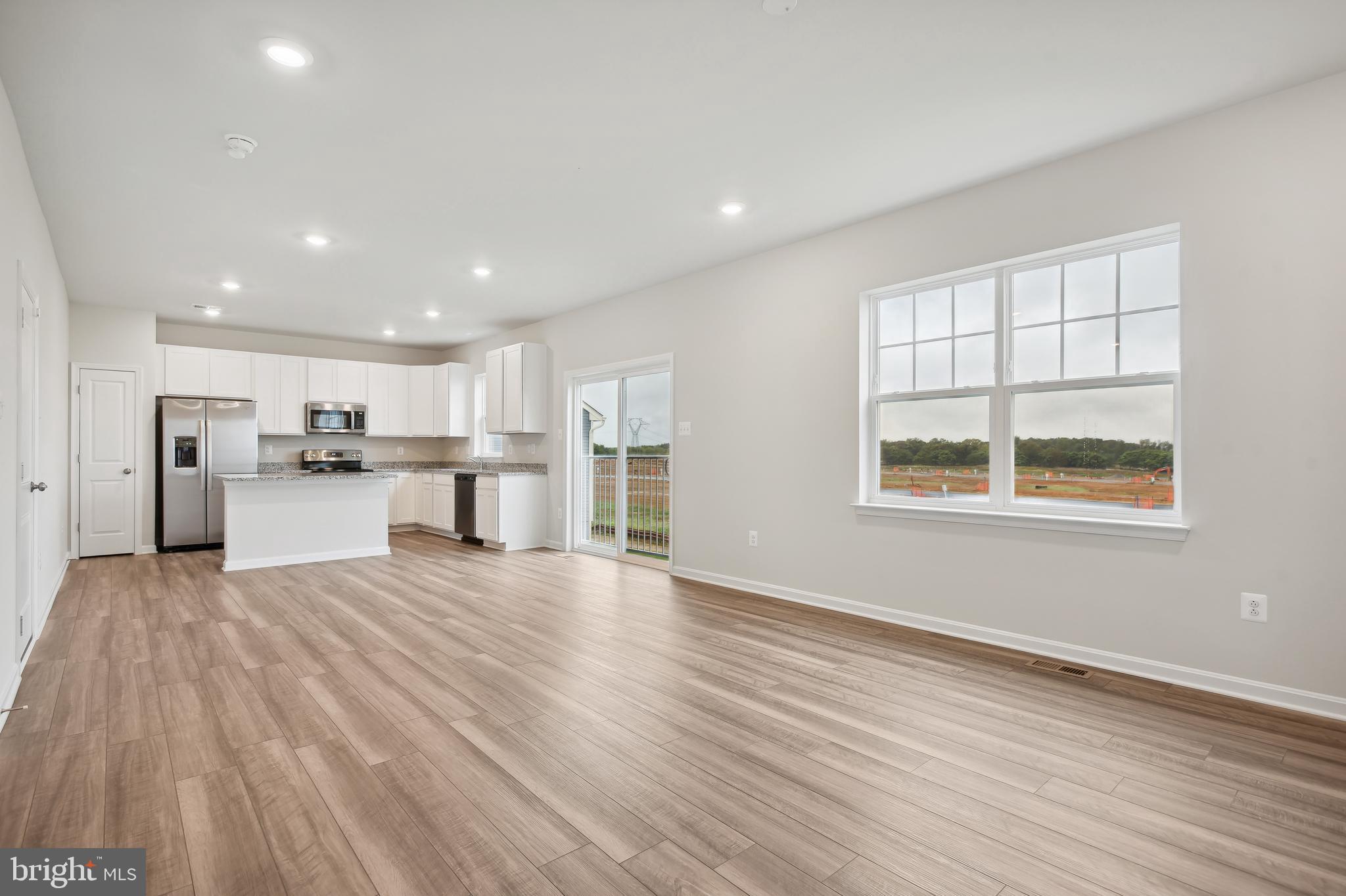 SENSENY VILLAGE - Residential