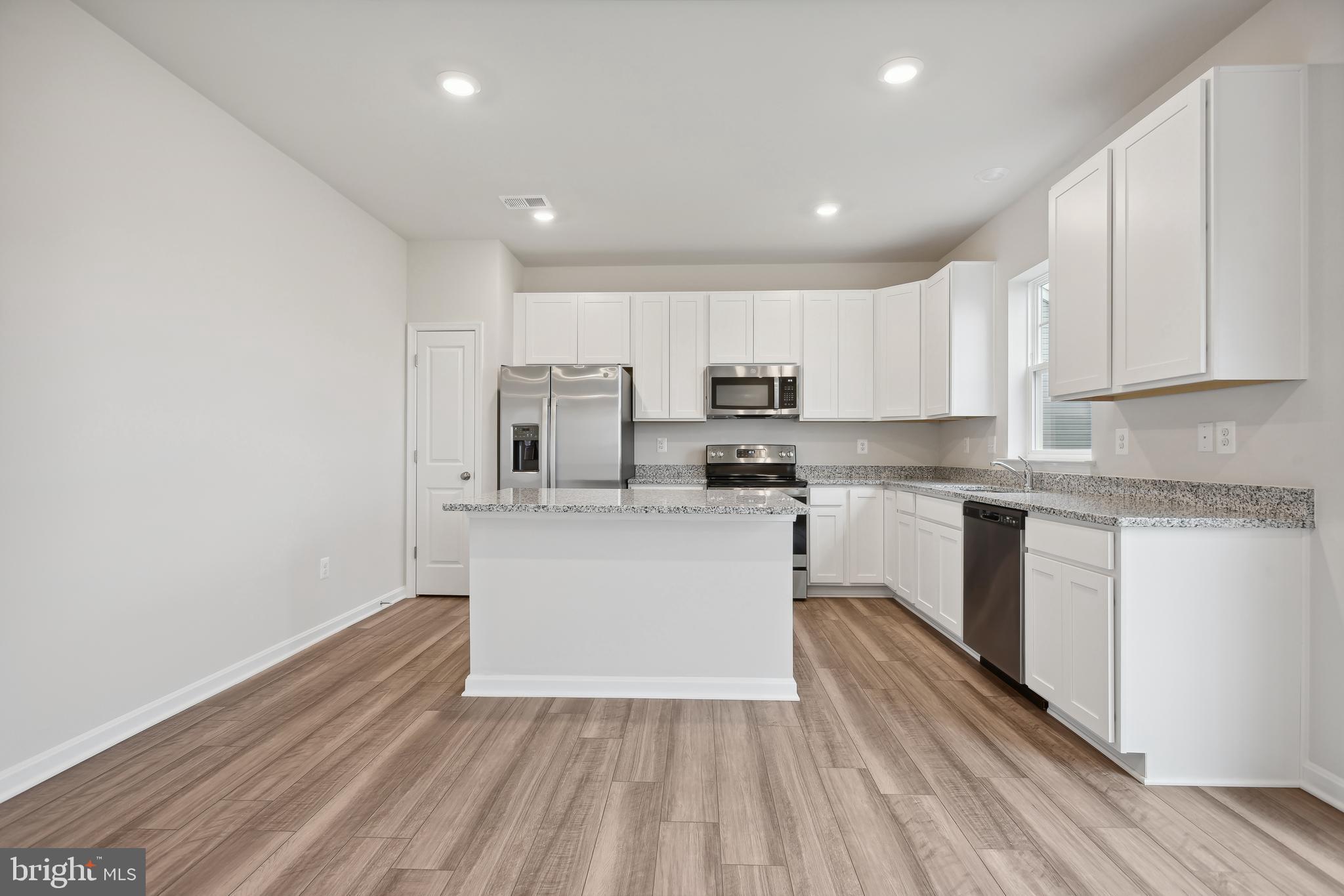 SENSENY VILLAGE - Residential