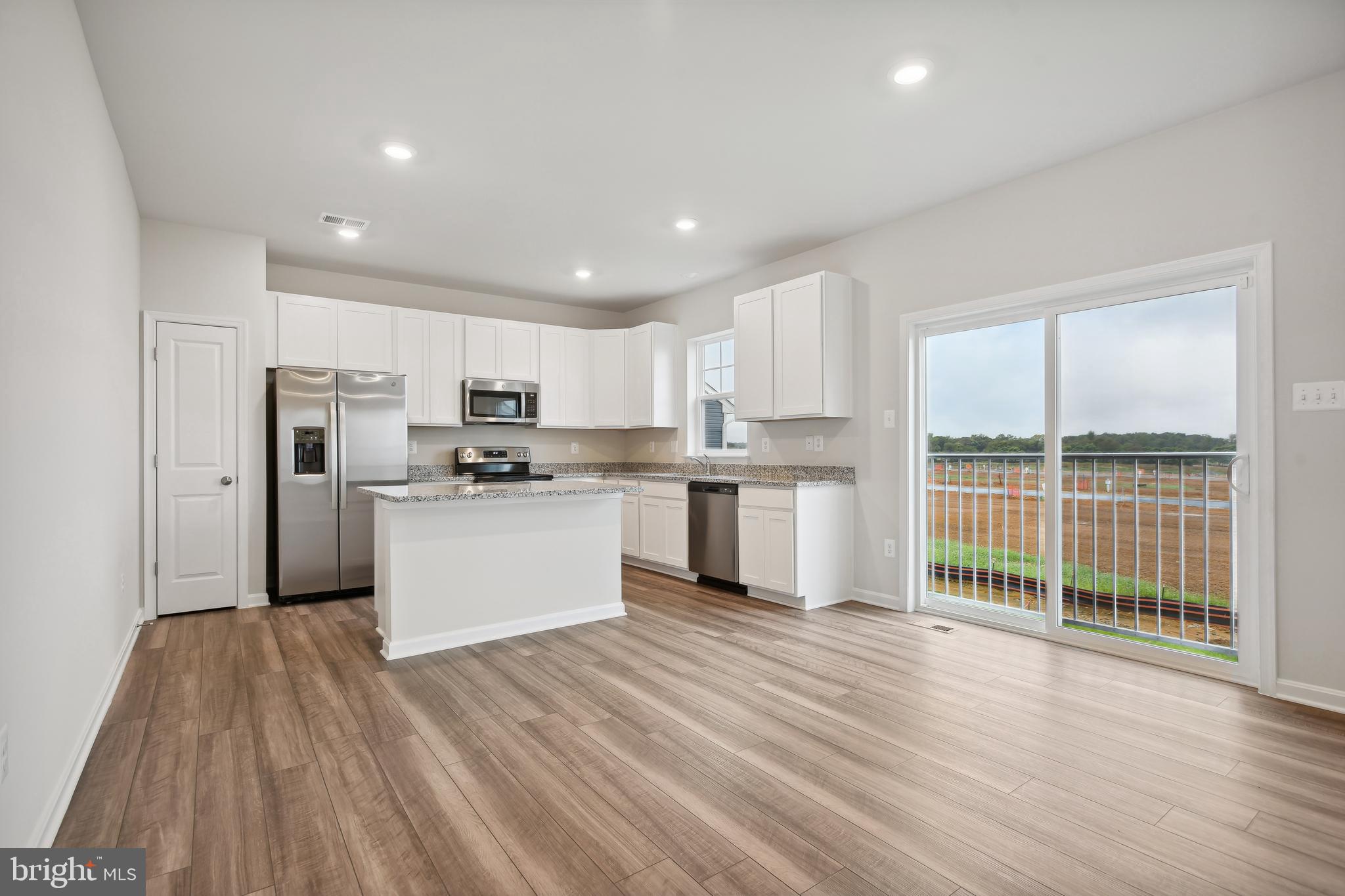 SENSENY VILLAGE - Residential