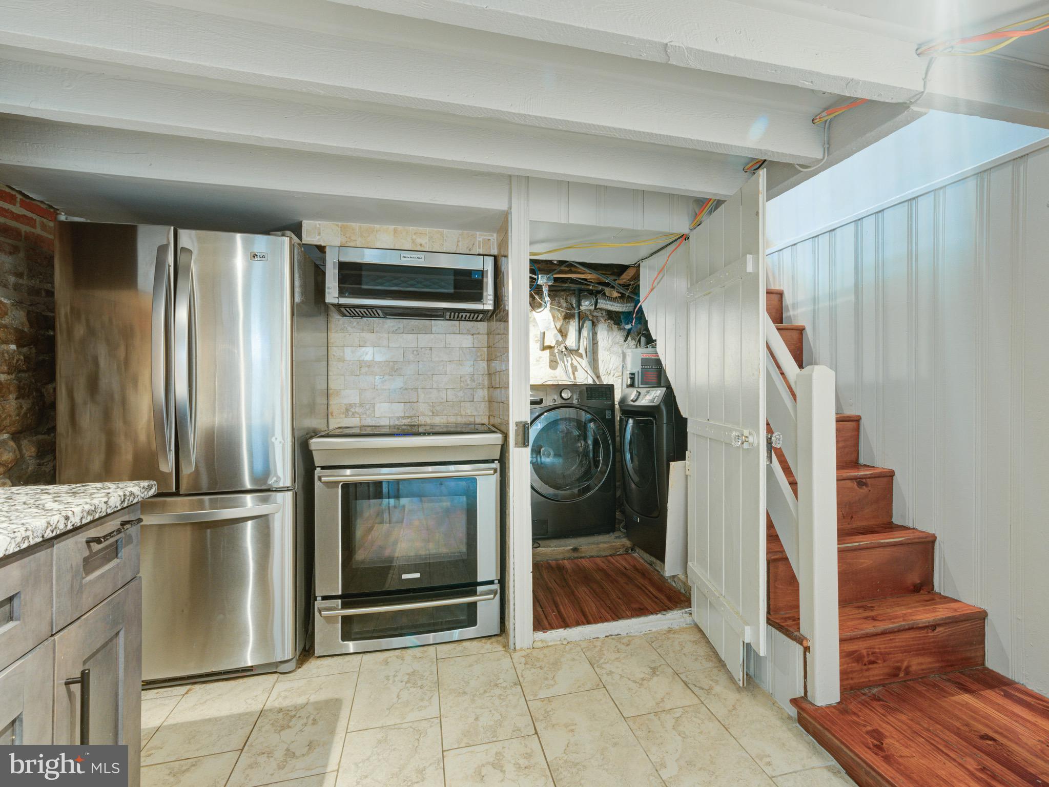 FAIRMOUNT - Residential Lease