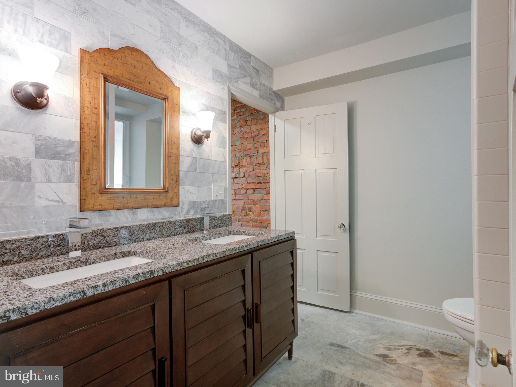 FAIRMOUNT - Residential Lease