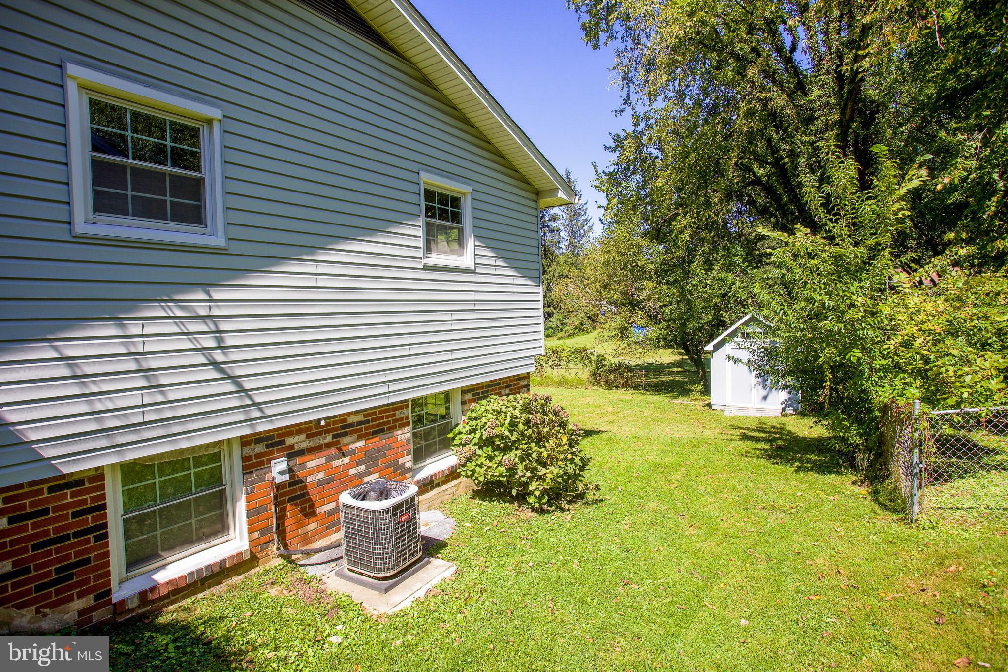 BEL PRE WOODS - Residential Lease