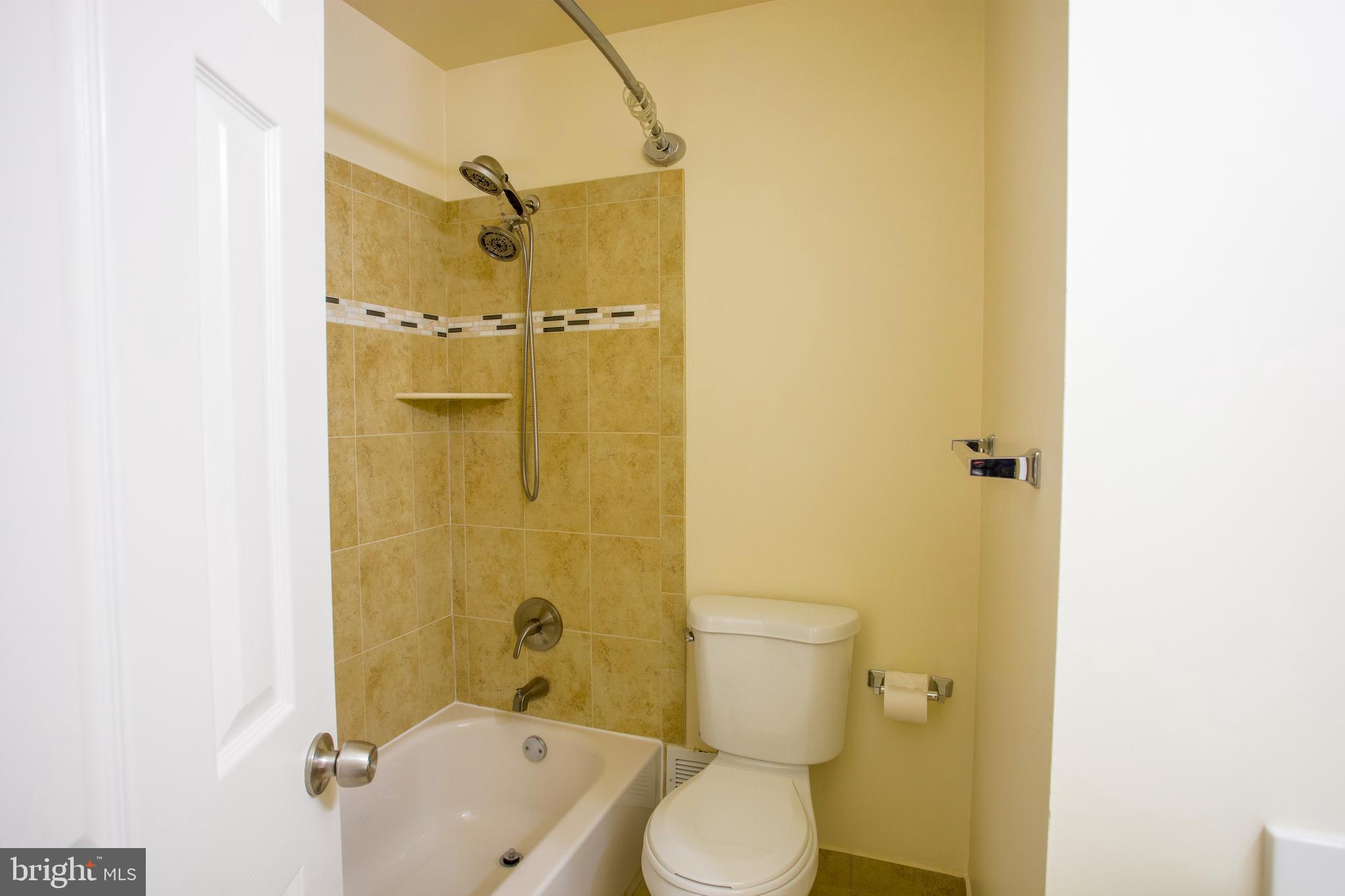 BEL PRE WOODS - Residential Lease