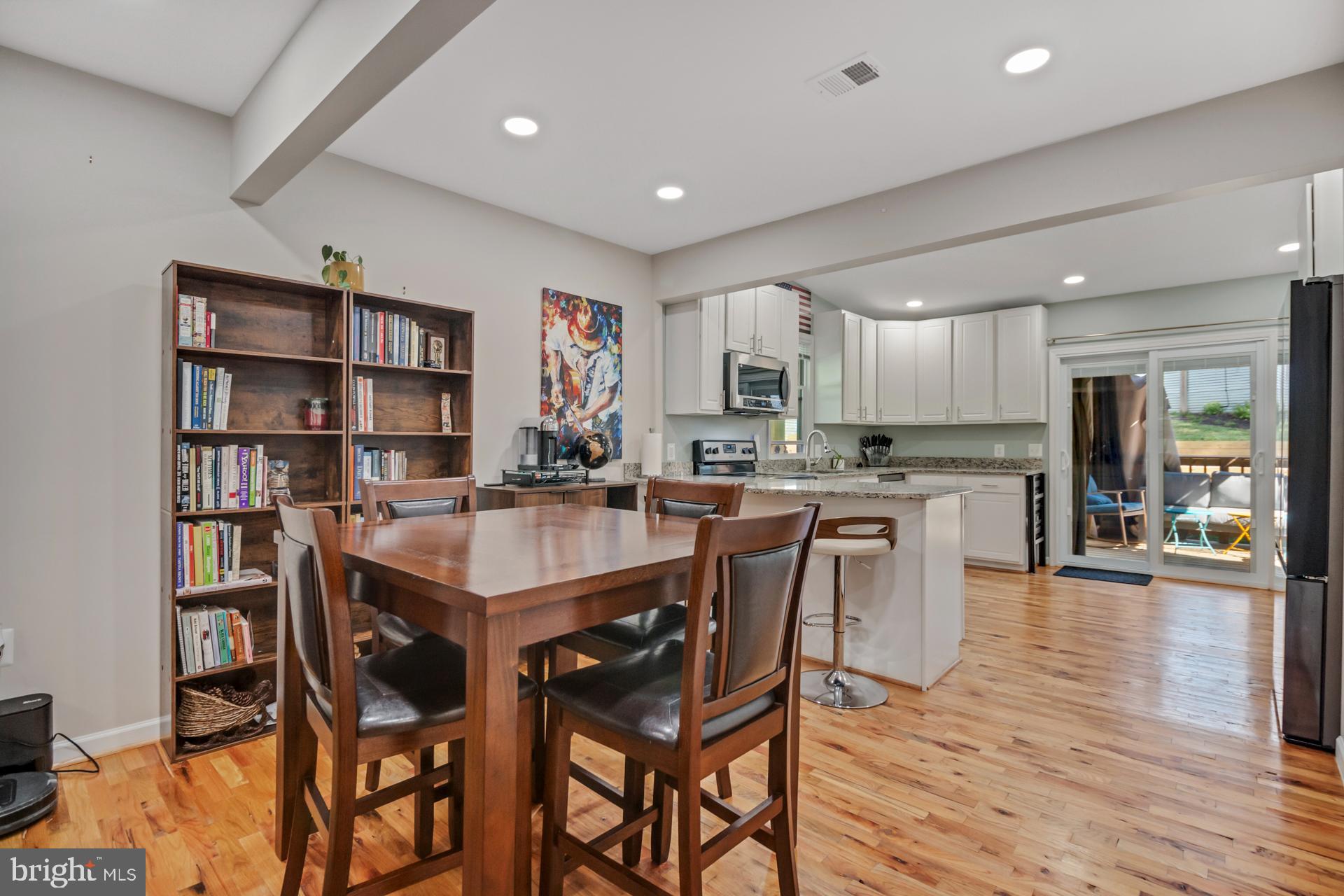 2512 JAMAICA DRIVE