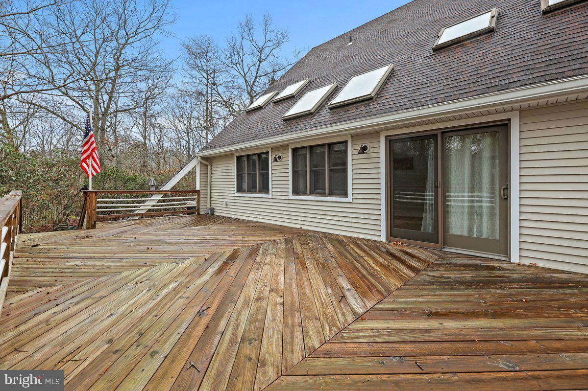 12 WHITE OAK LANE