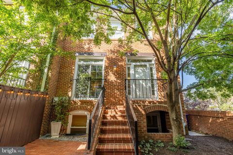 1055 N STAFFORD STREET ARLINGTON VA 22201