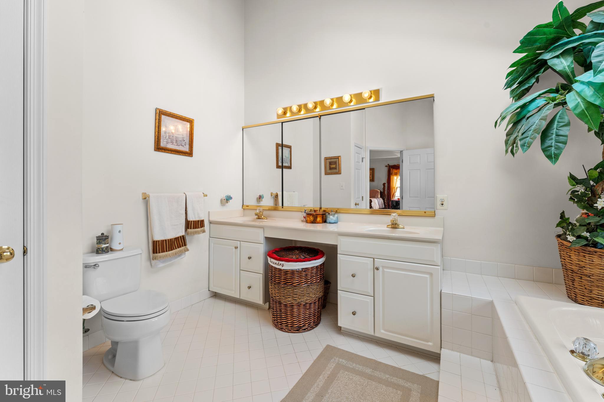 BROOKE MANOR - Residential