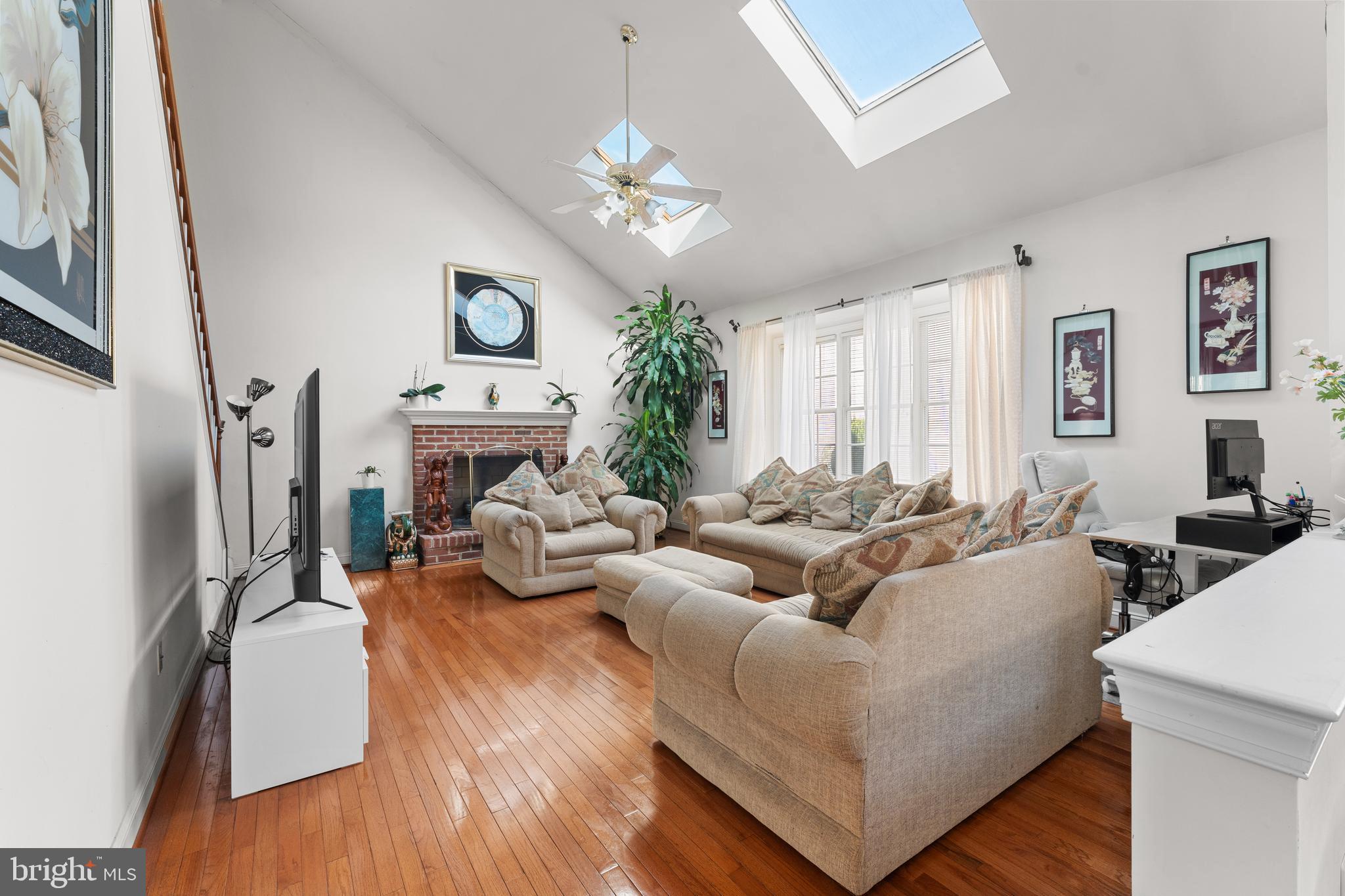 BROOKE MANOR - Residential