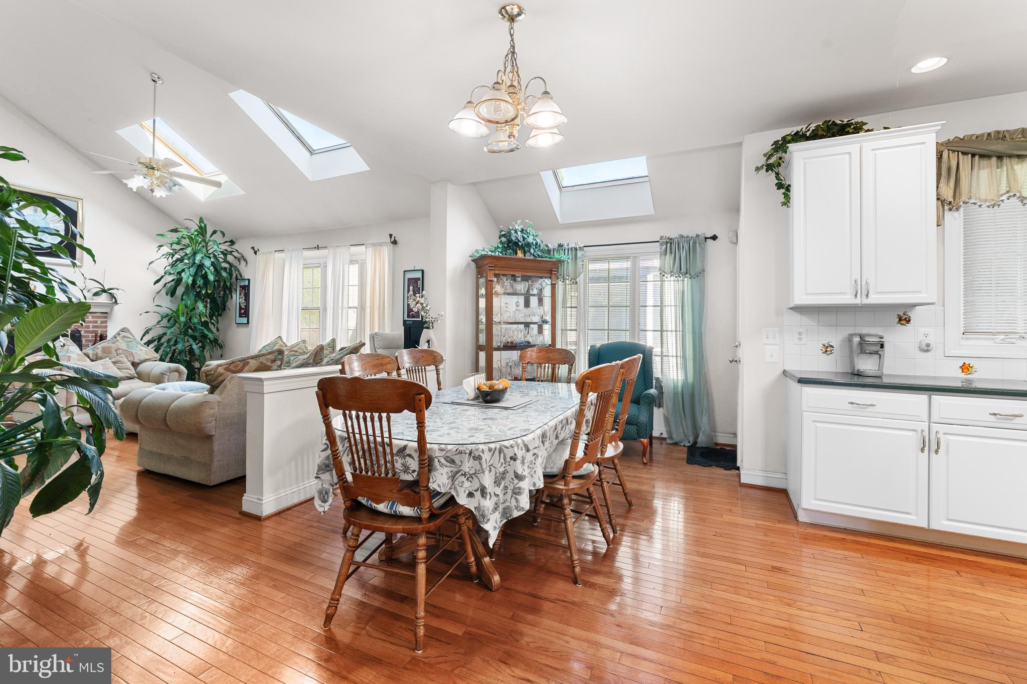 BROOKE MANOR - Residential