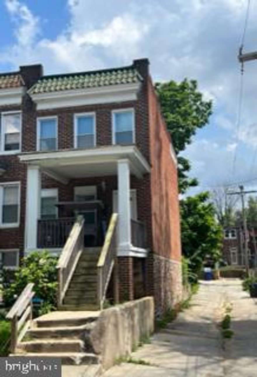 THIS IS AN INVESTMENT PROPERTY TO ALL BUYERS!  PROPERTY IS CURRENTLY RENTED WITH PAYING RENTER TO DATE.  LEASE WILL TRANSFER TO NEW OWNER.  RENT IS $1000.00 PER MONTH PROPERTY PORTFOLIO WILL BE ISSUED UPON REQUEST!  THIS IS A PERFECT RENTAL RECENTLY RENOVATED FOR A FIRST TIME INVESTOR!  THREE BEDS WITH ONE BATH!  PROPERTY IS BEING SOLD AS IS SCHEDULE YOUR SHOWING TODAY!  ALL SHOWINGS A RE TO BE SCHEDULED THROUGH CARTER WISE