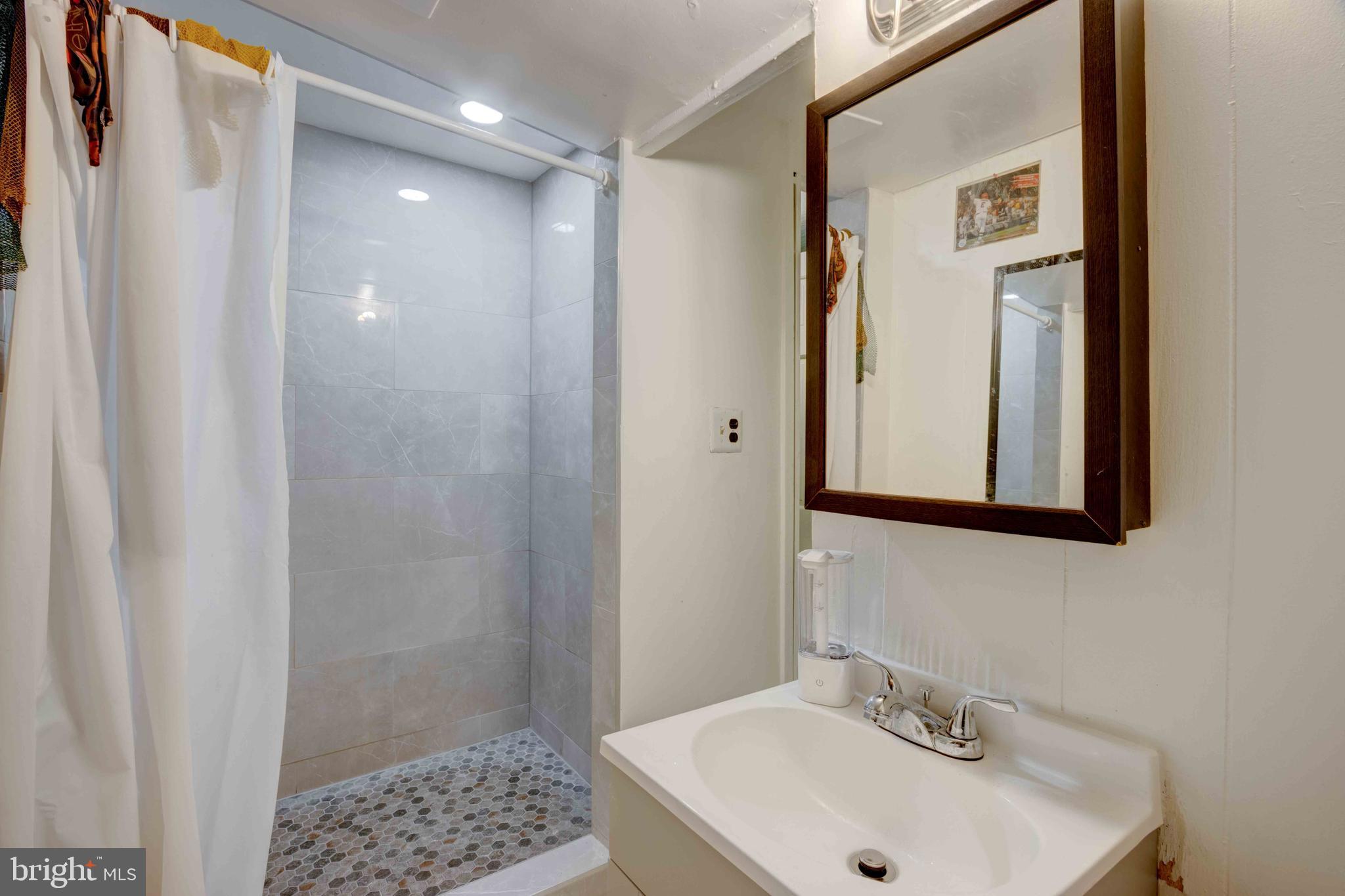 HYNESBORO PARK - Residential