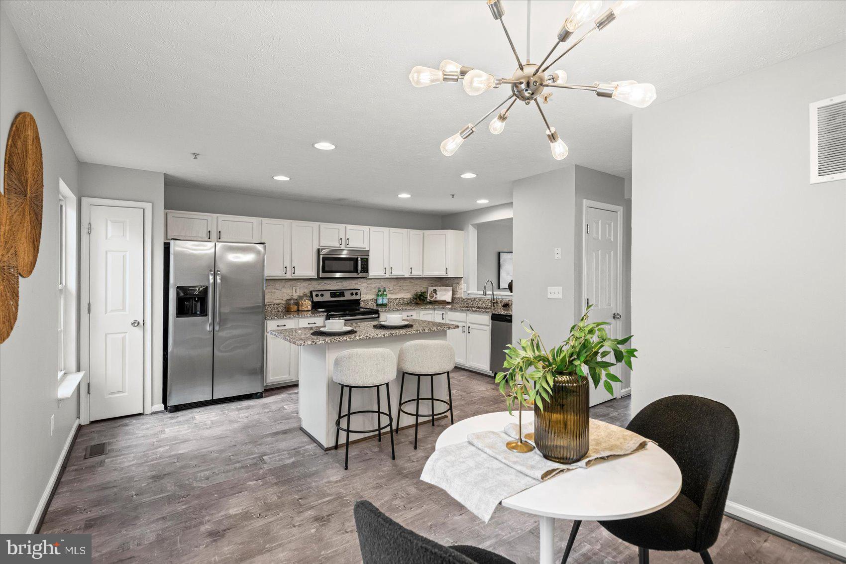 EATON SQUARE - Residential