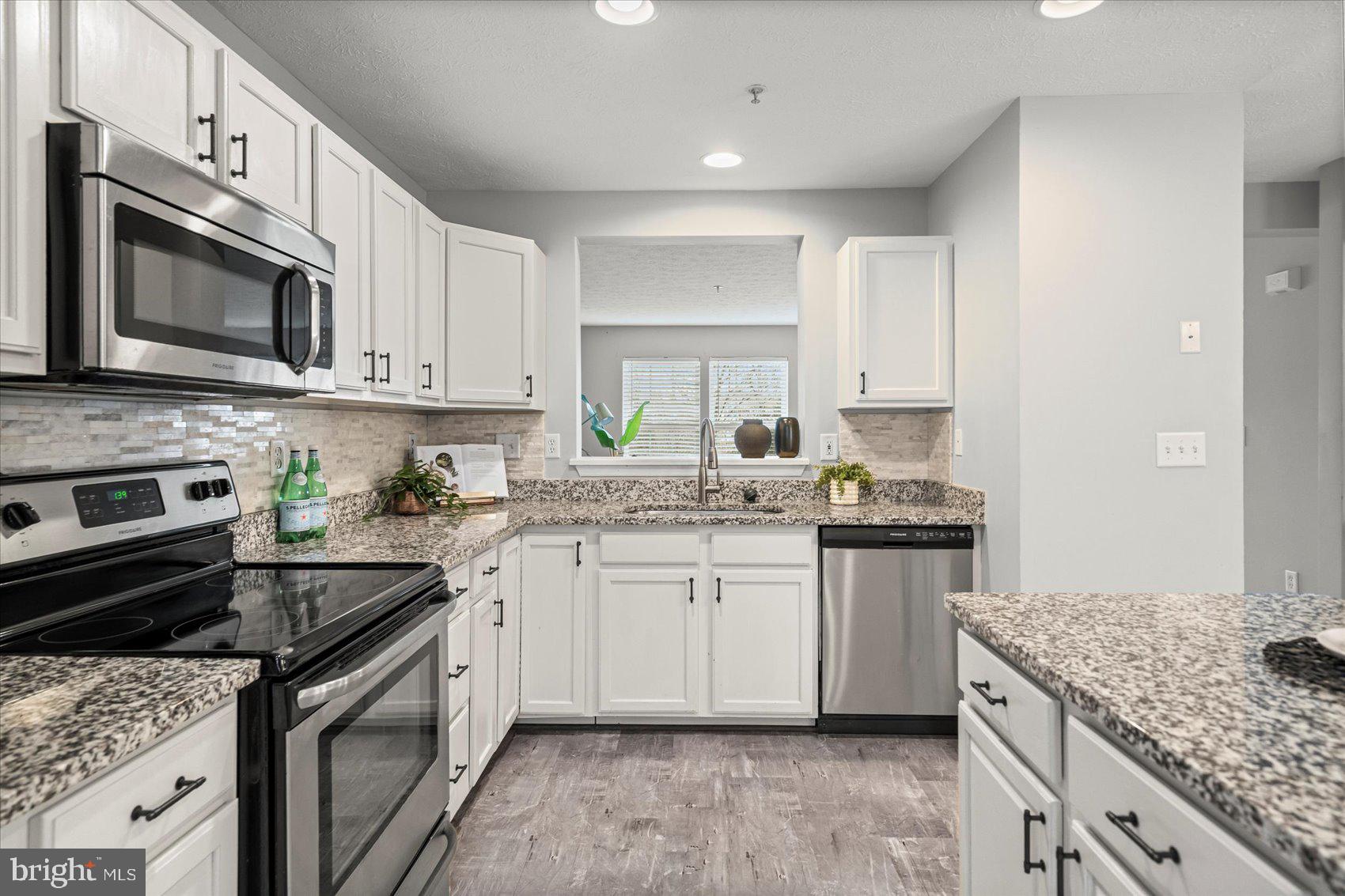 EATON SQUARE - Residential