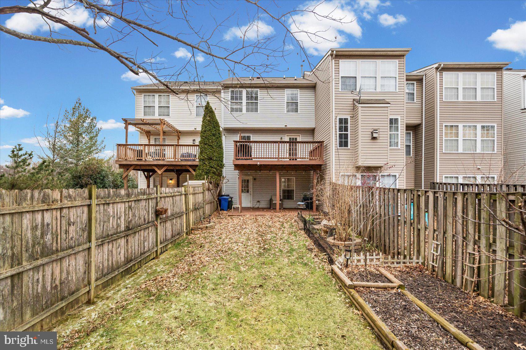 EATON SQUARE - Residential