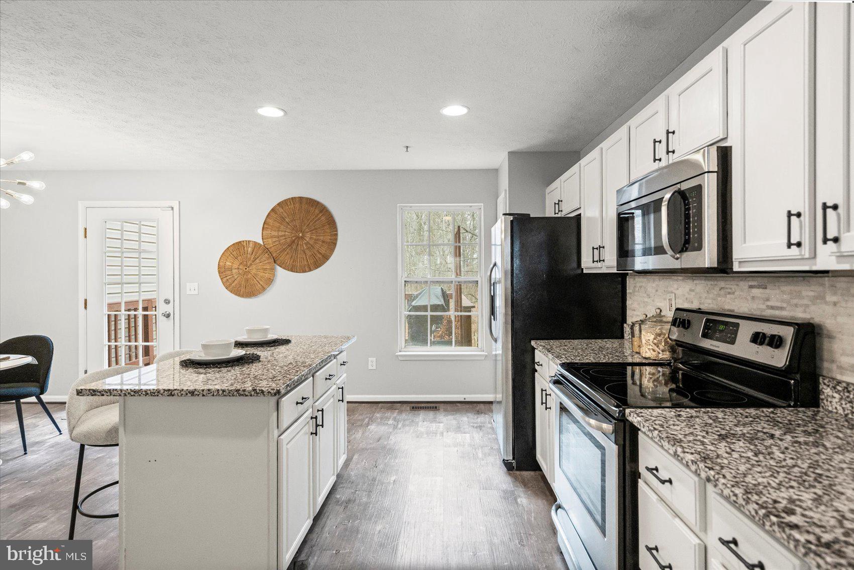 EATON SQUARE - Residential