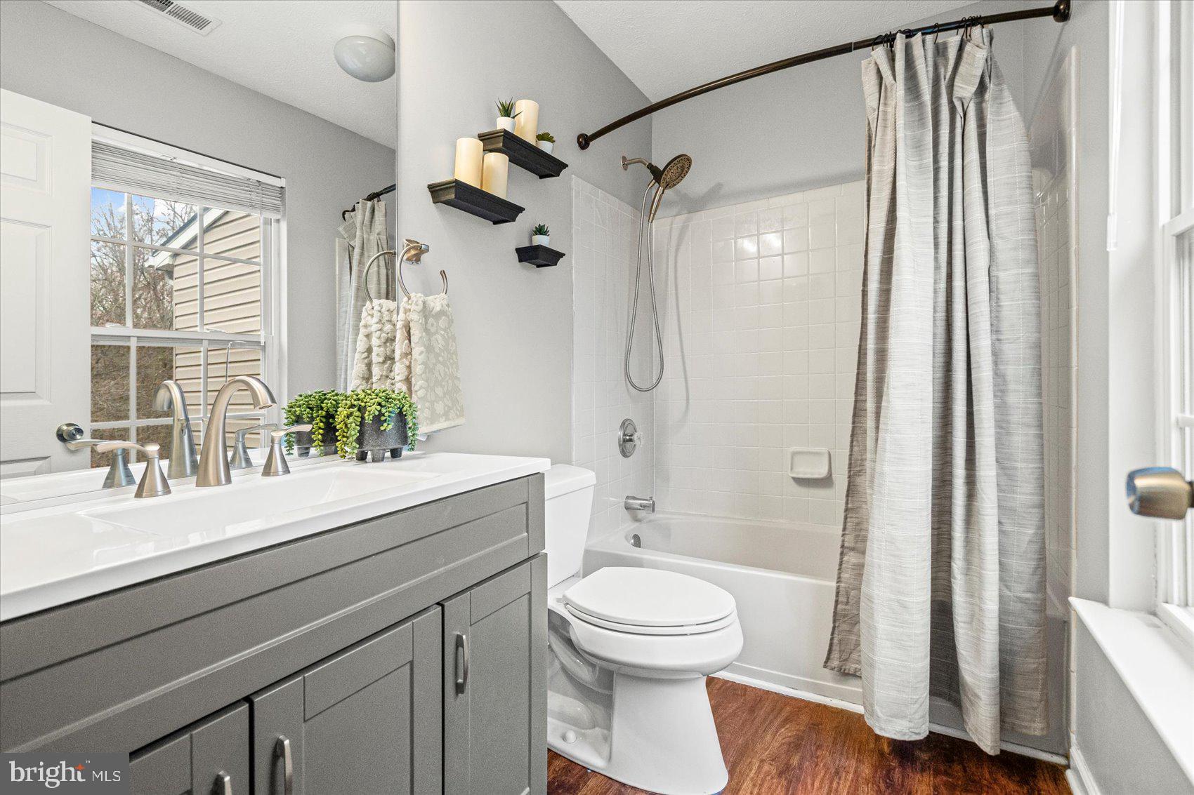 EATON SQUARE - Residential