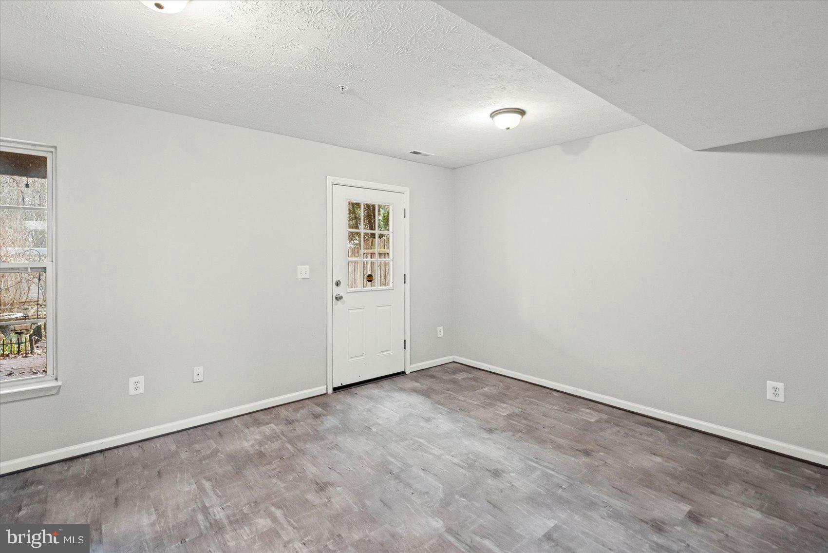 EATON SQUARE - Residential