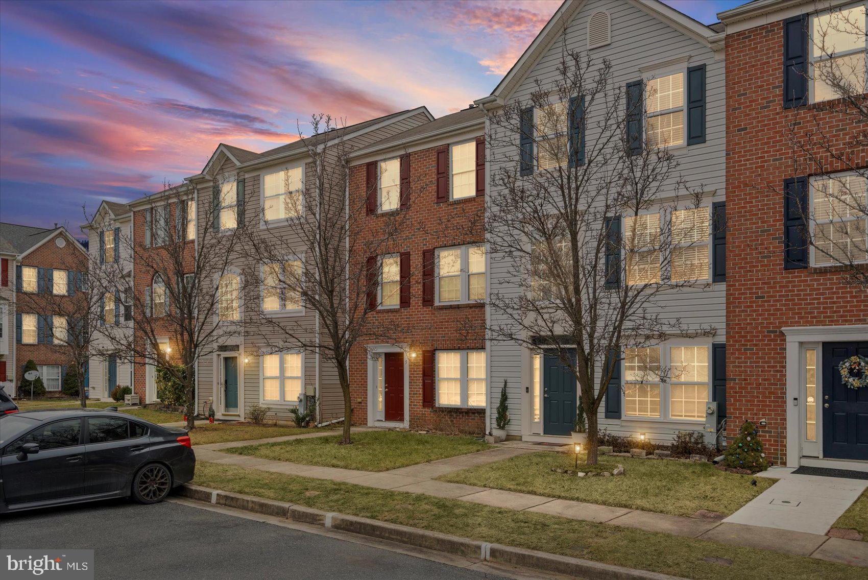 EATON SQUARE - Residential