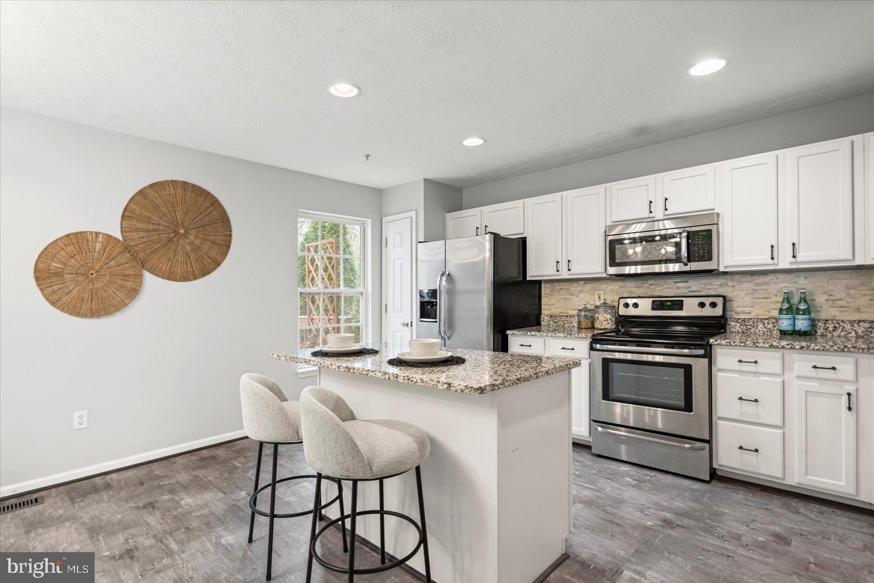 EATON SQUARE - Residential