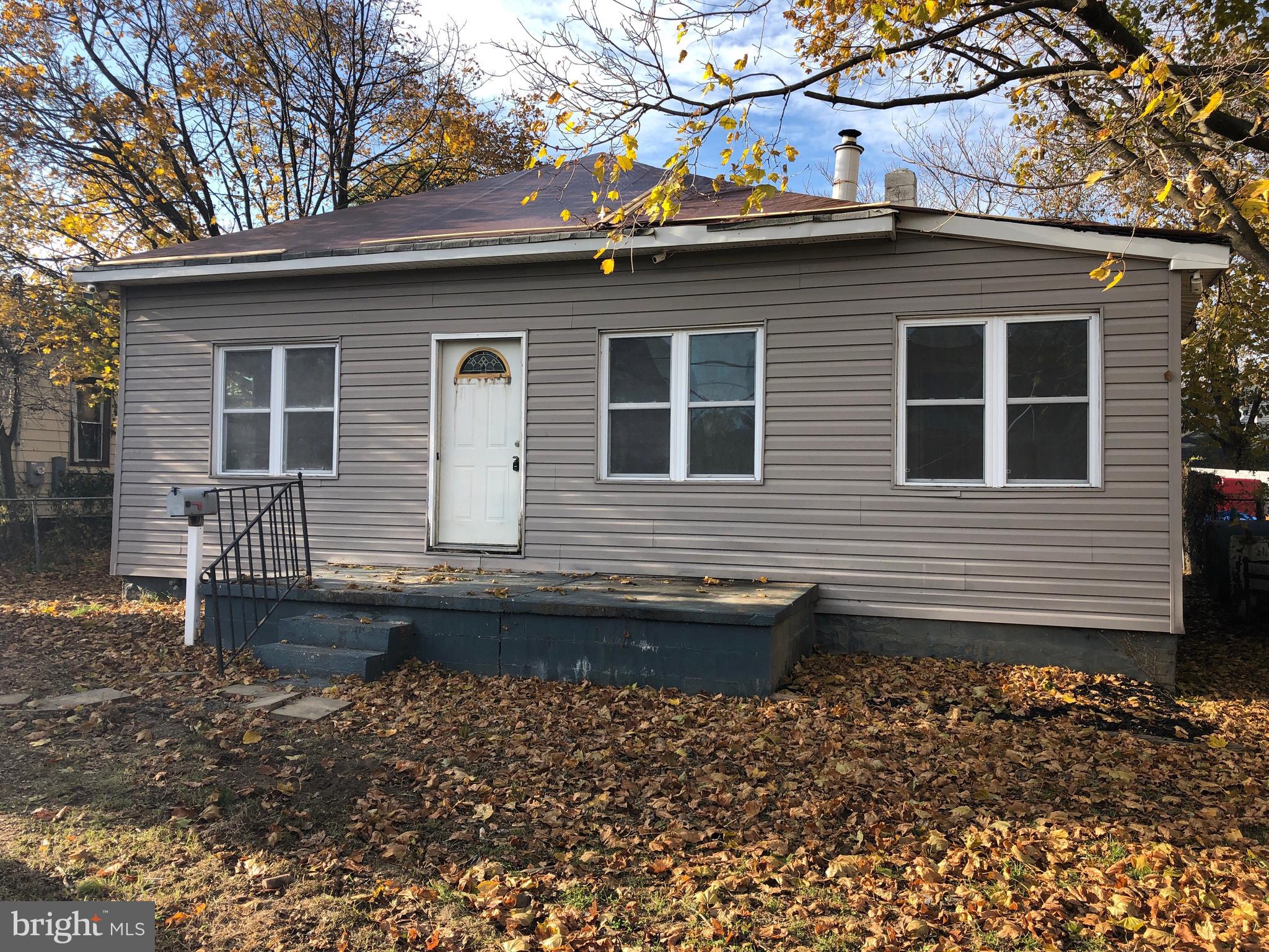 RIVIERA BEACH - Residential