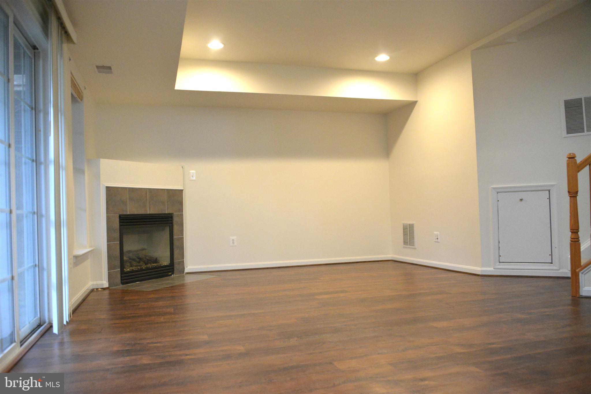 GROVE AT HUNTLEY MEADOWS - Residential Lease