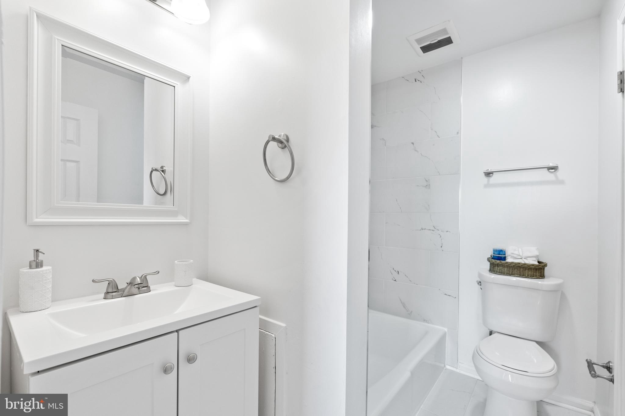 CENTRAL PARK CONDO - Residential