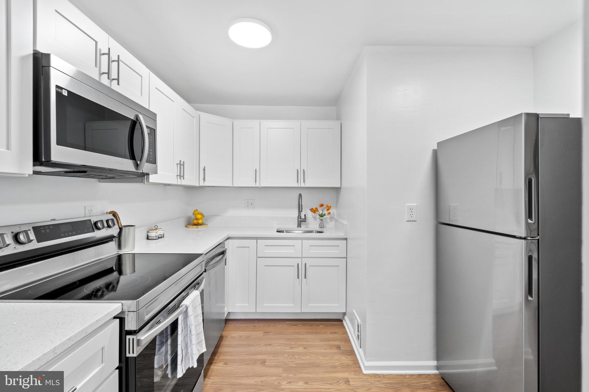 CENTRAL PARK CONDO - Residential