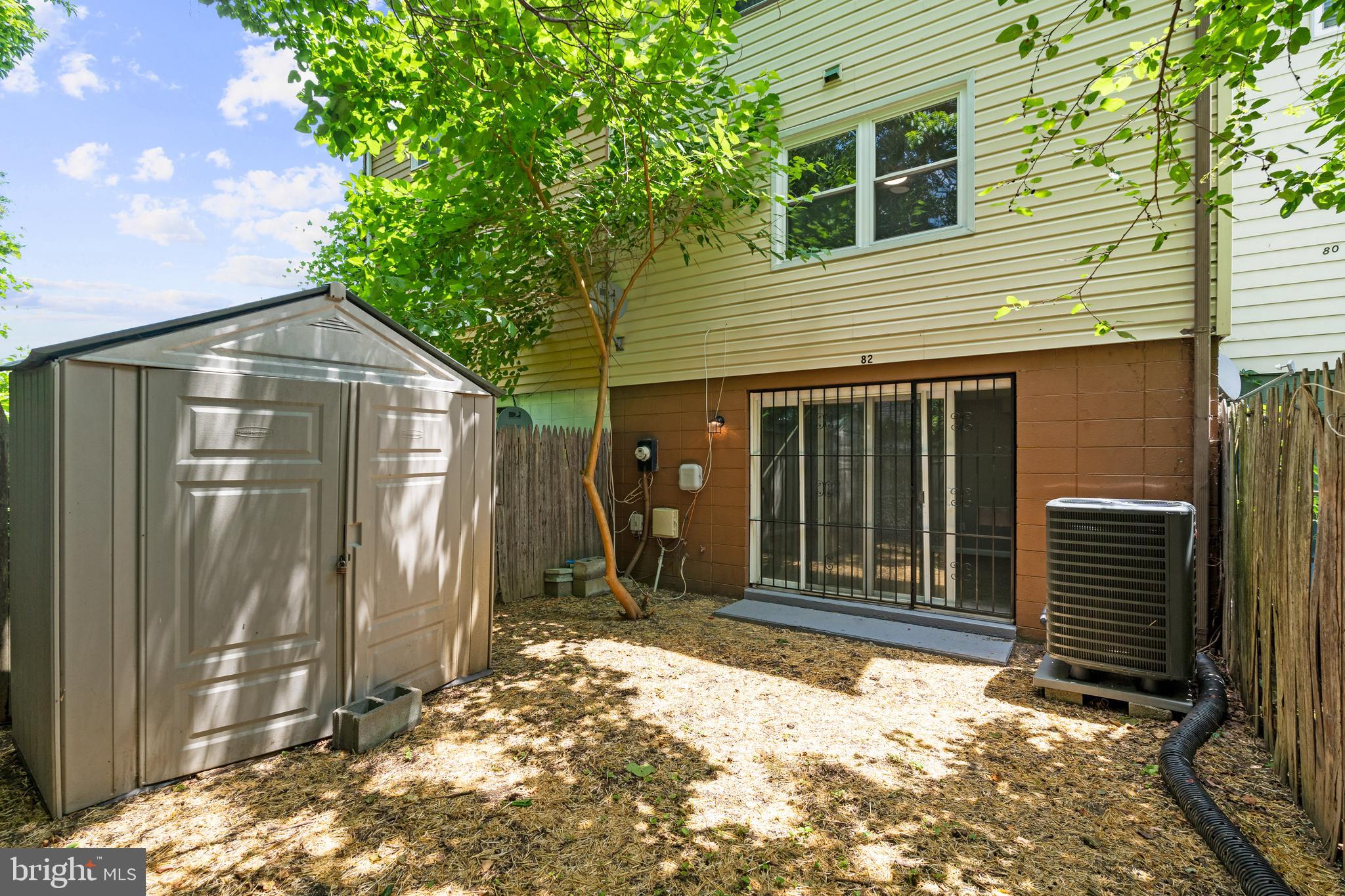 CENTRAL PARK CONDO - Residential