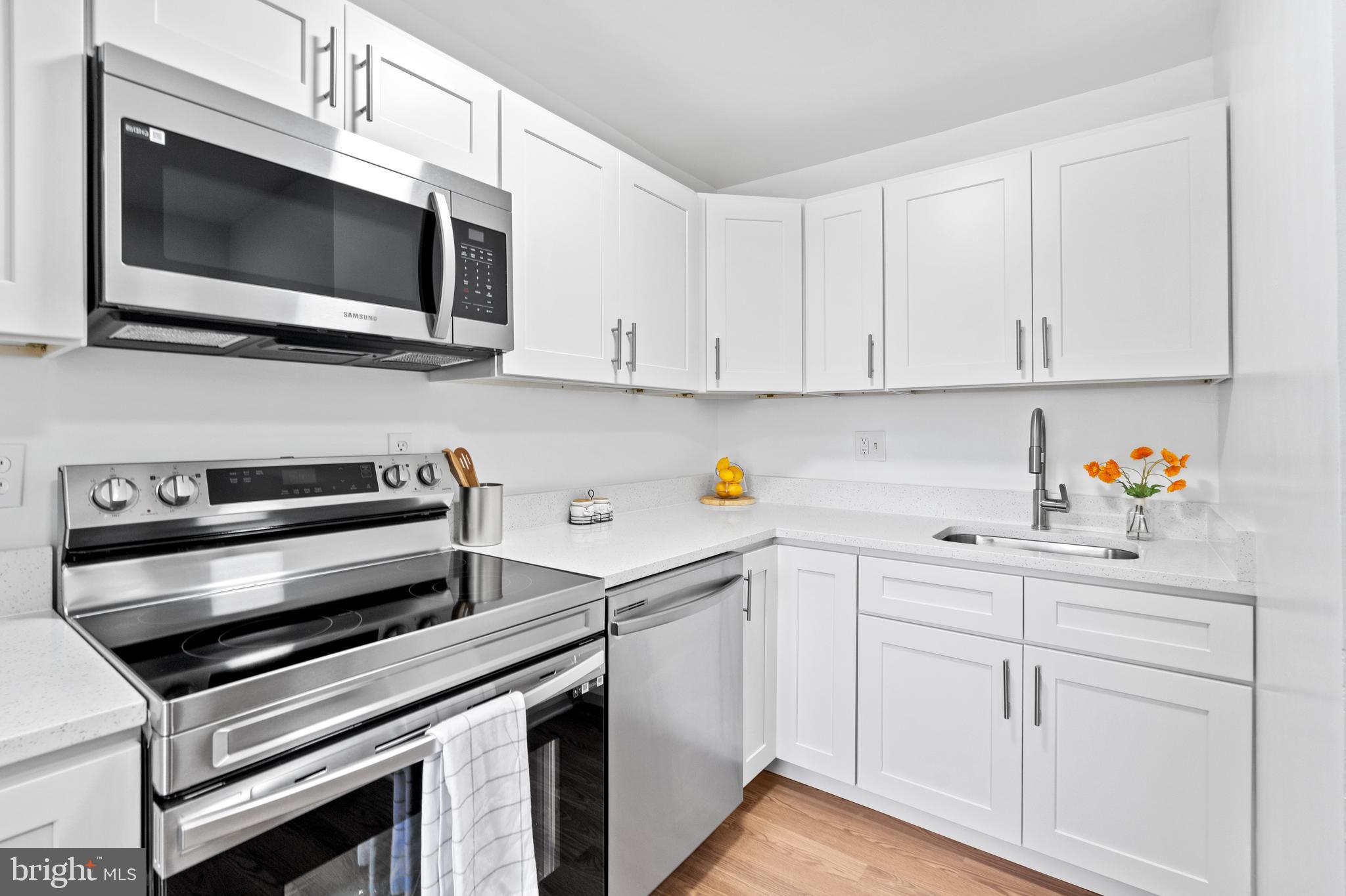 CENTRAL PARK CONDO - Residential