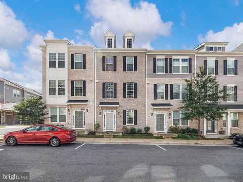 Photo of 2651 Sierra Nevada Avenue, UPPER MARLBORO, MD 20774 (MLS # MDPG2179280)