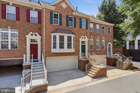 Townhouse For Rent - 2769 Manhattan Place<br/> Fairfax County, VIENNA, VA 22180