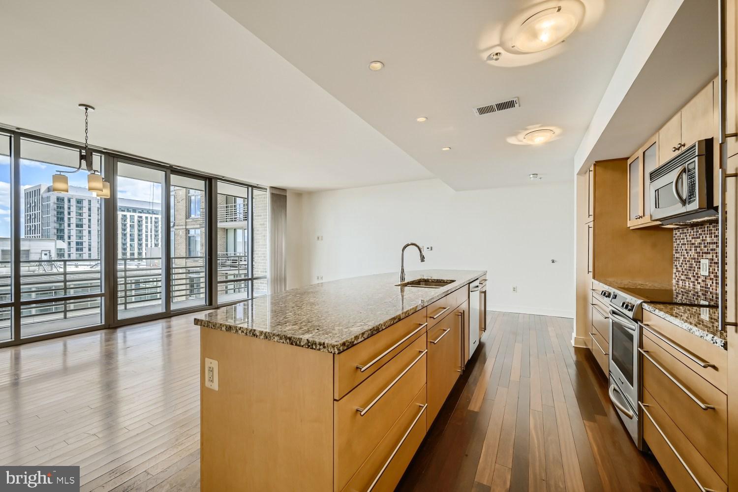 HARBOR EAST - Residential