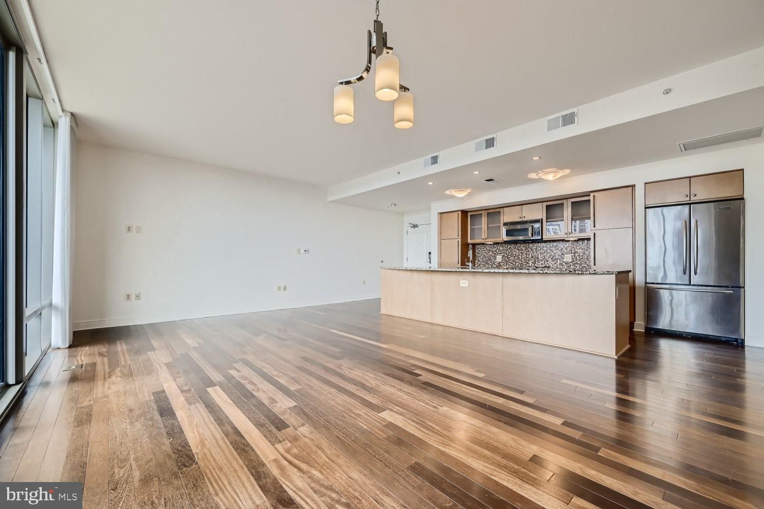 HARBOR EAST - Residential