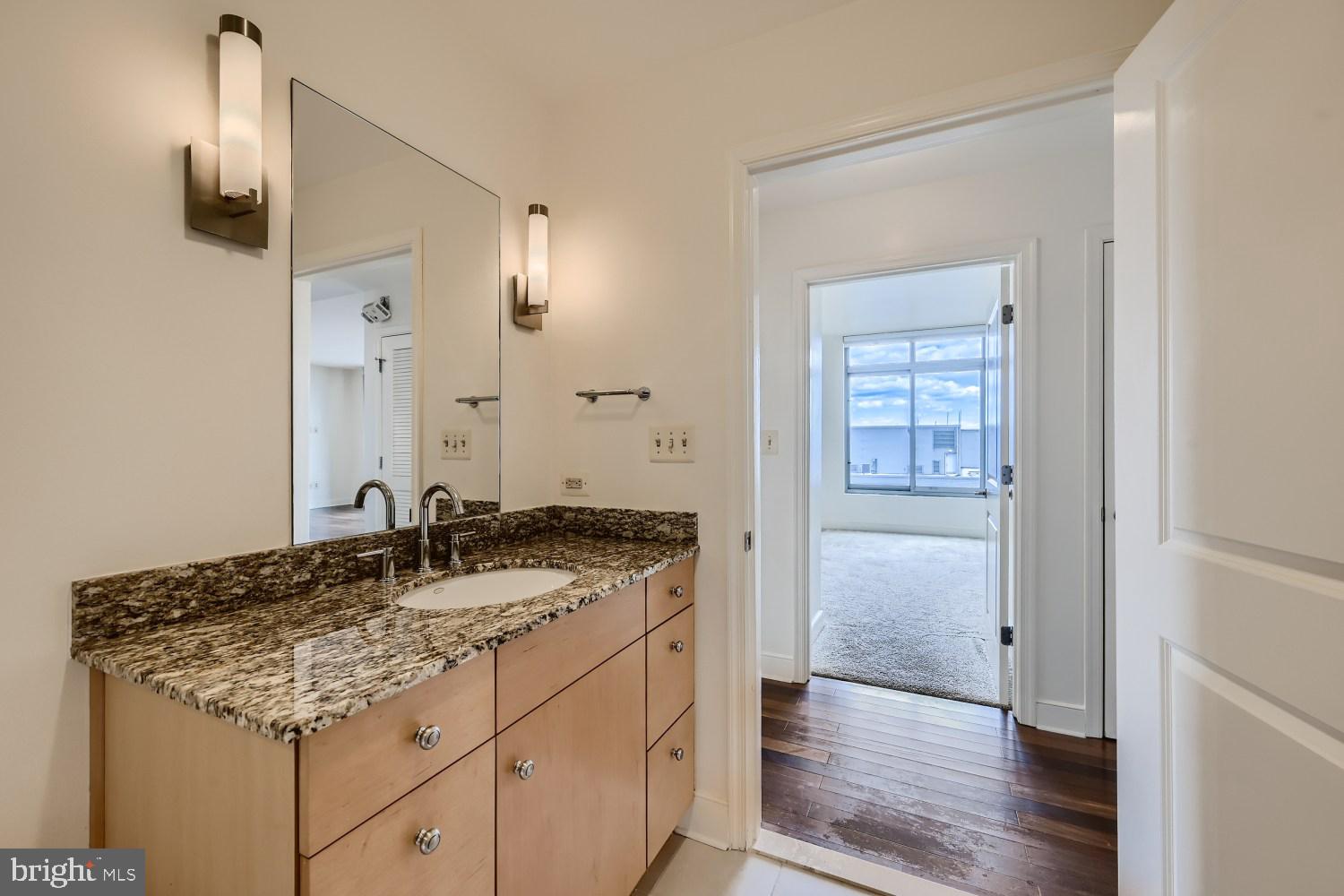 HARBOR EAST - Residential