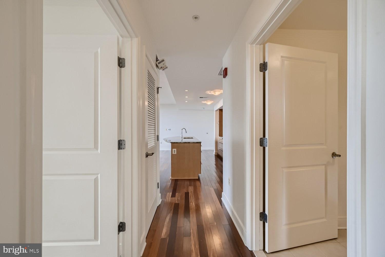 HARBOR EAST - Residential