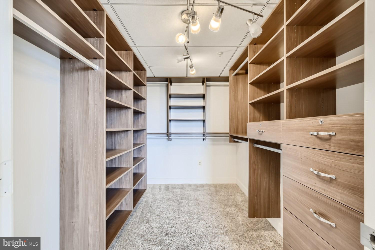 HARBOR EAST - Residential